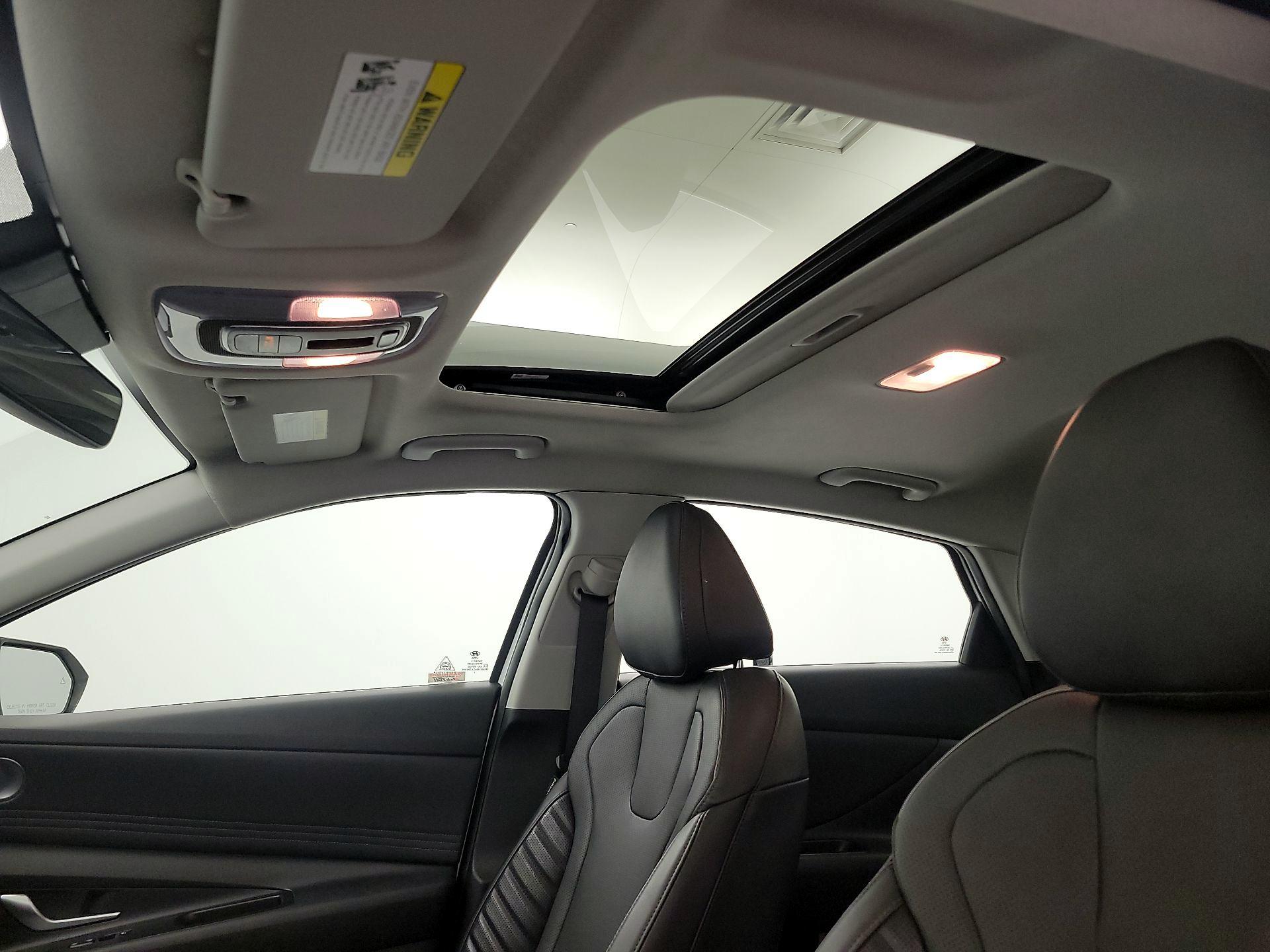Thumbnail: 2022 Hyundai Elantra - 20
