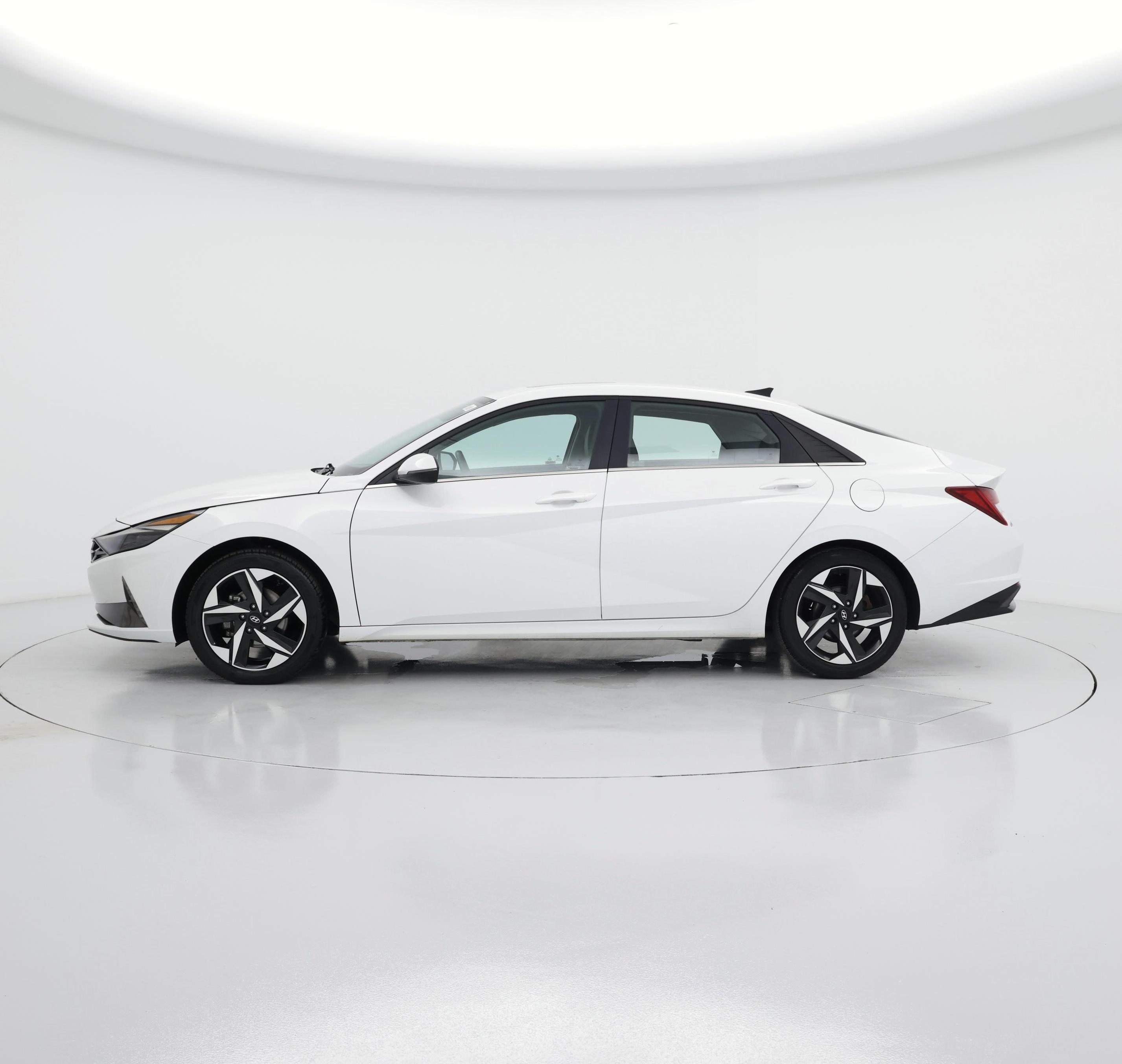 Thumbnail: 2022 Hyundai Elantra - 3