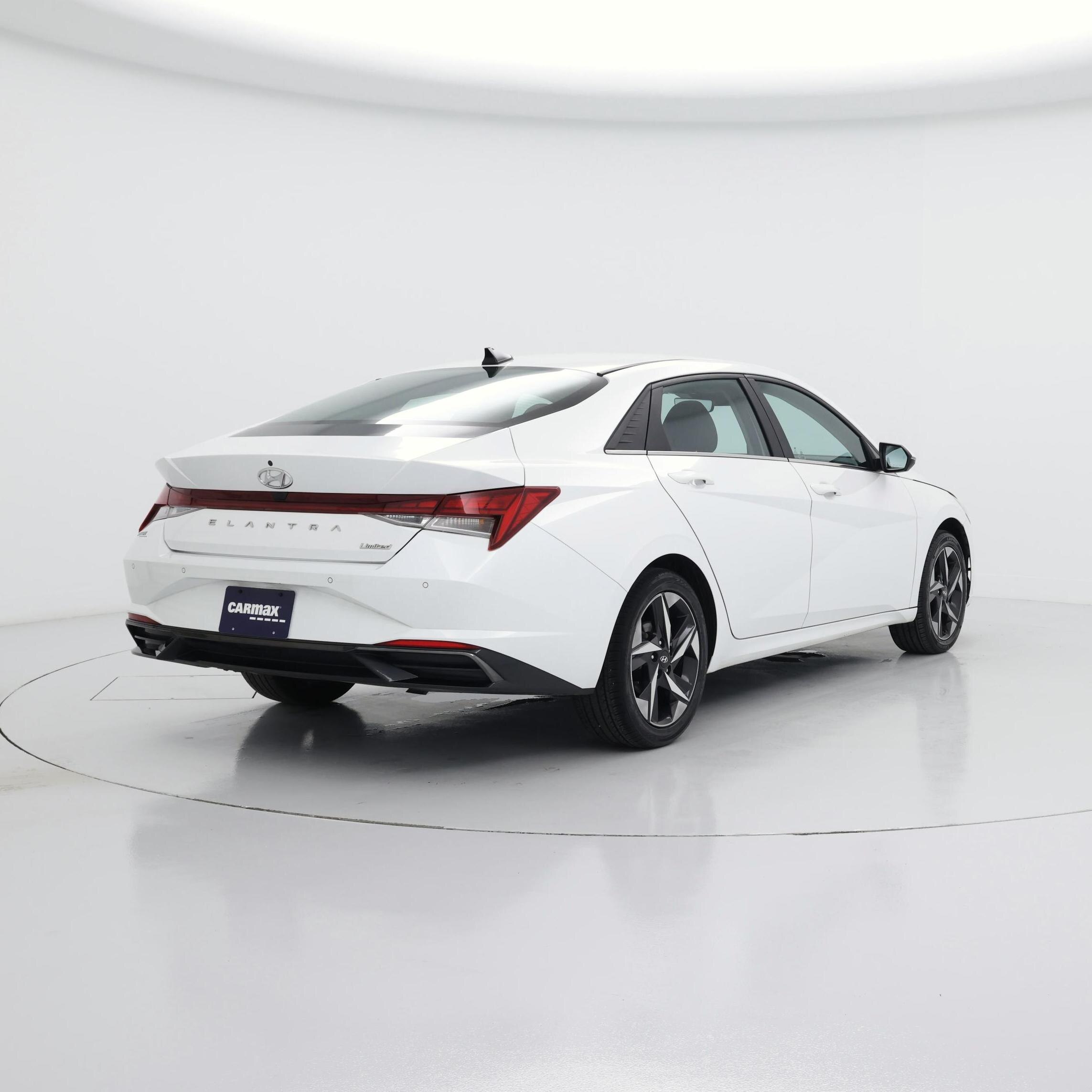 Thumbnail: 2022 Hyundai Elantra - 8