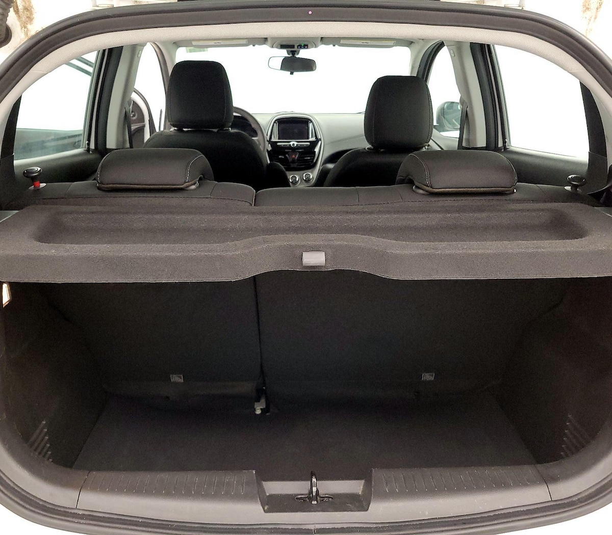 Trunk/Cargo (Seats Up)
