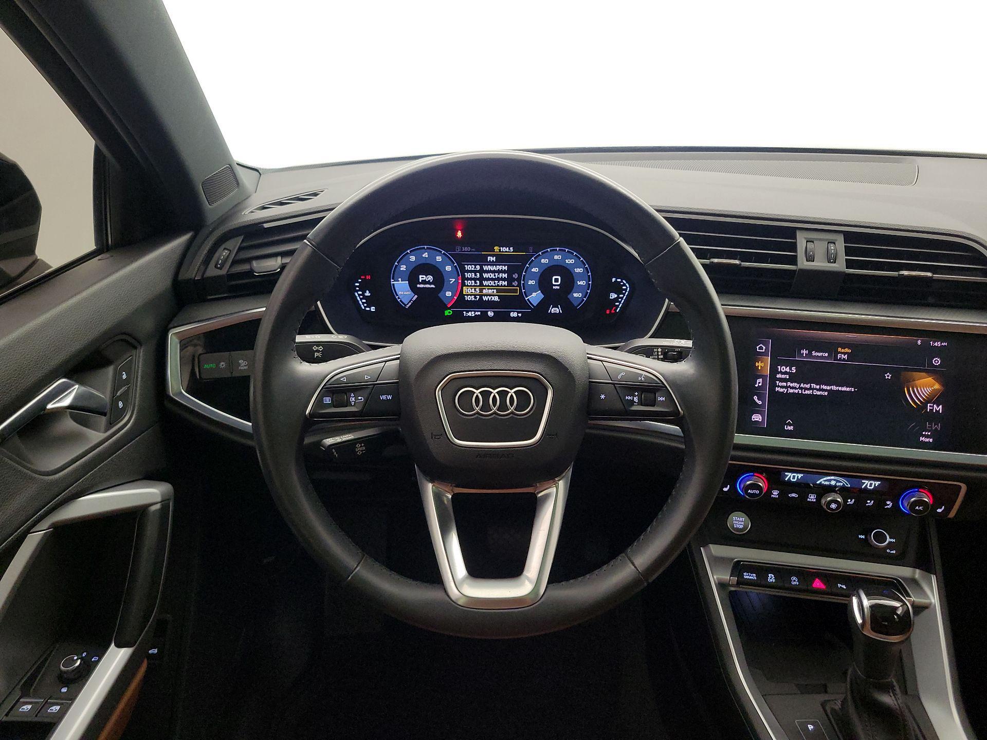 Thumbnail: 2020 Audi Q3 - 10