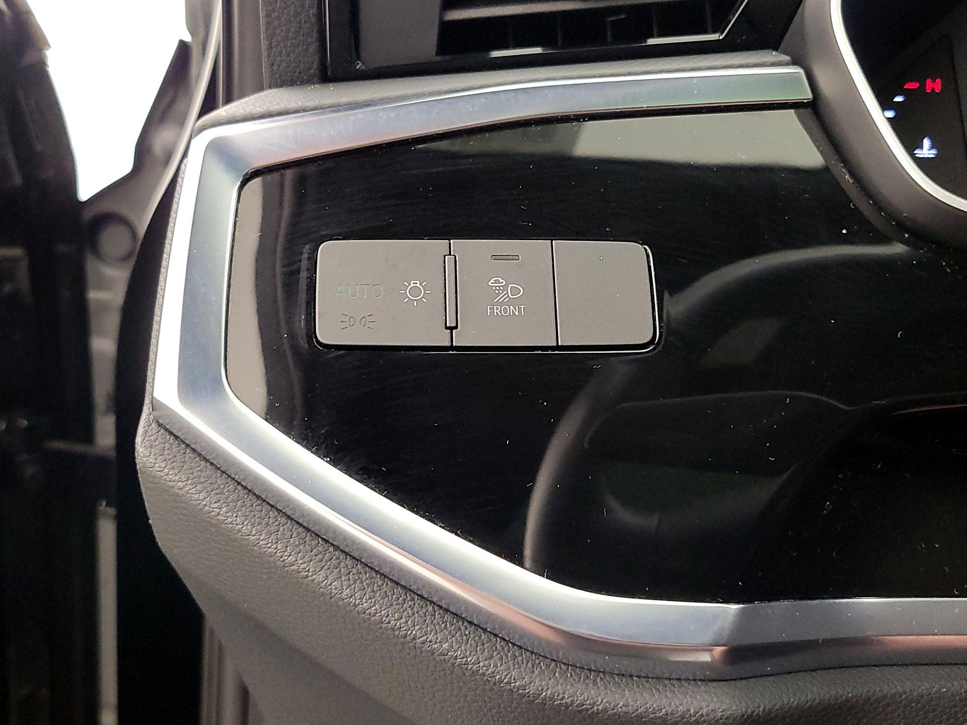 Thumbnail: 2020 Audi Q3 - 13