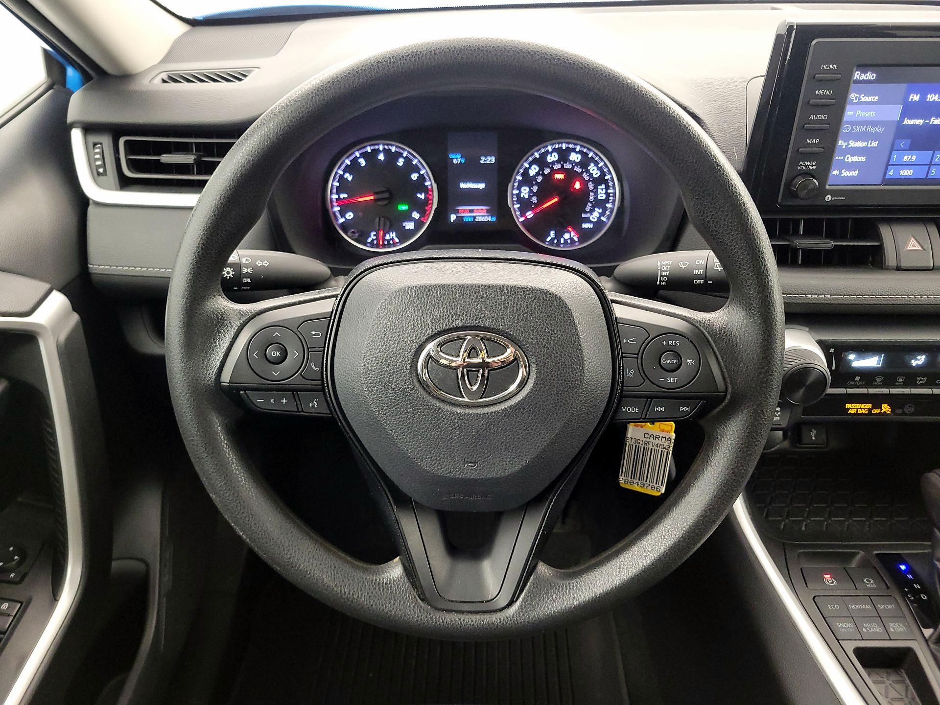 Thumbnail: 2021 Toyota RAV4 - 10