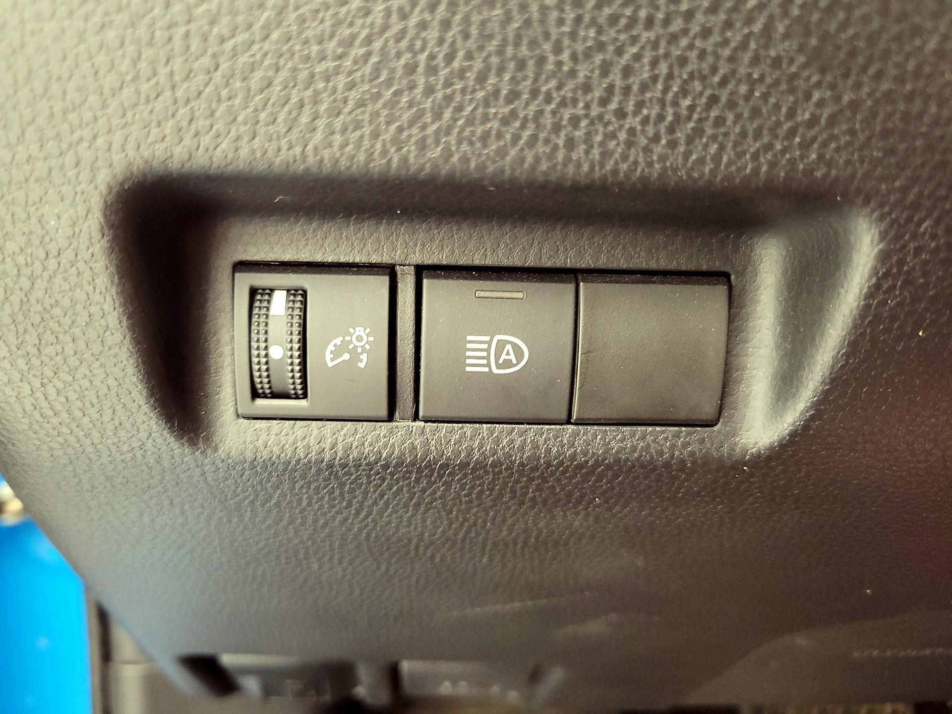 Thumbnail: 2021 Toyota RAV4 - 13
