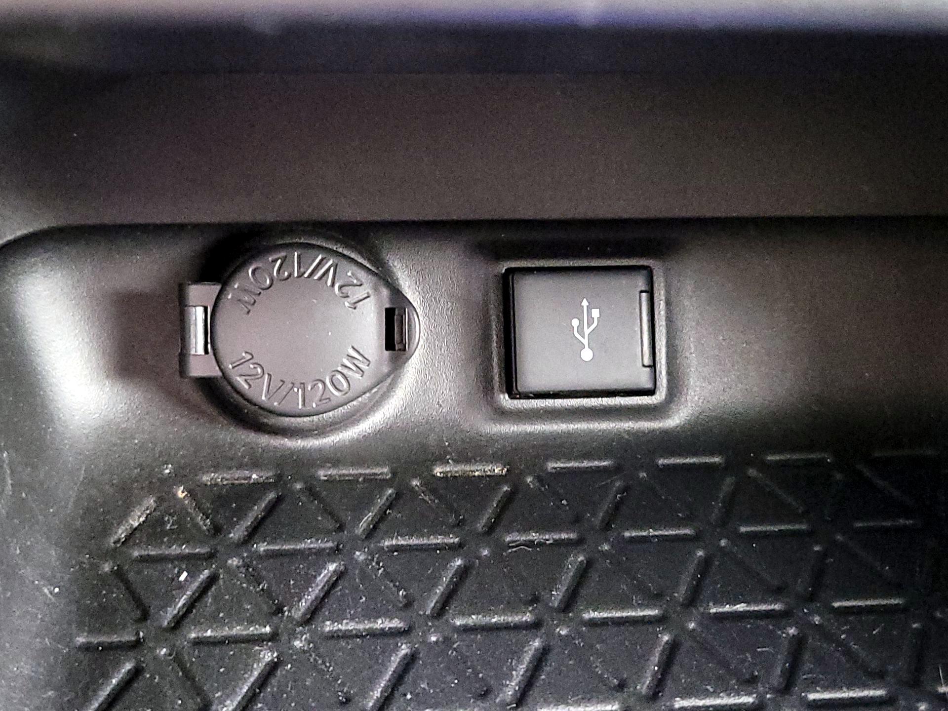 Thumbnail: 2021 Toyota RAV4 - 18