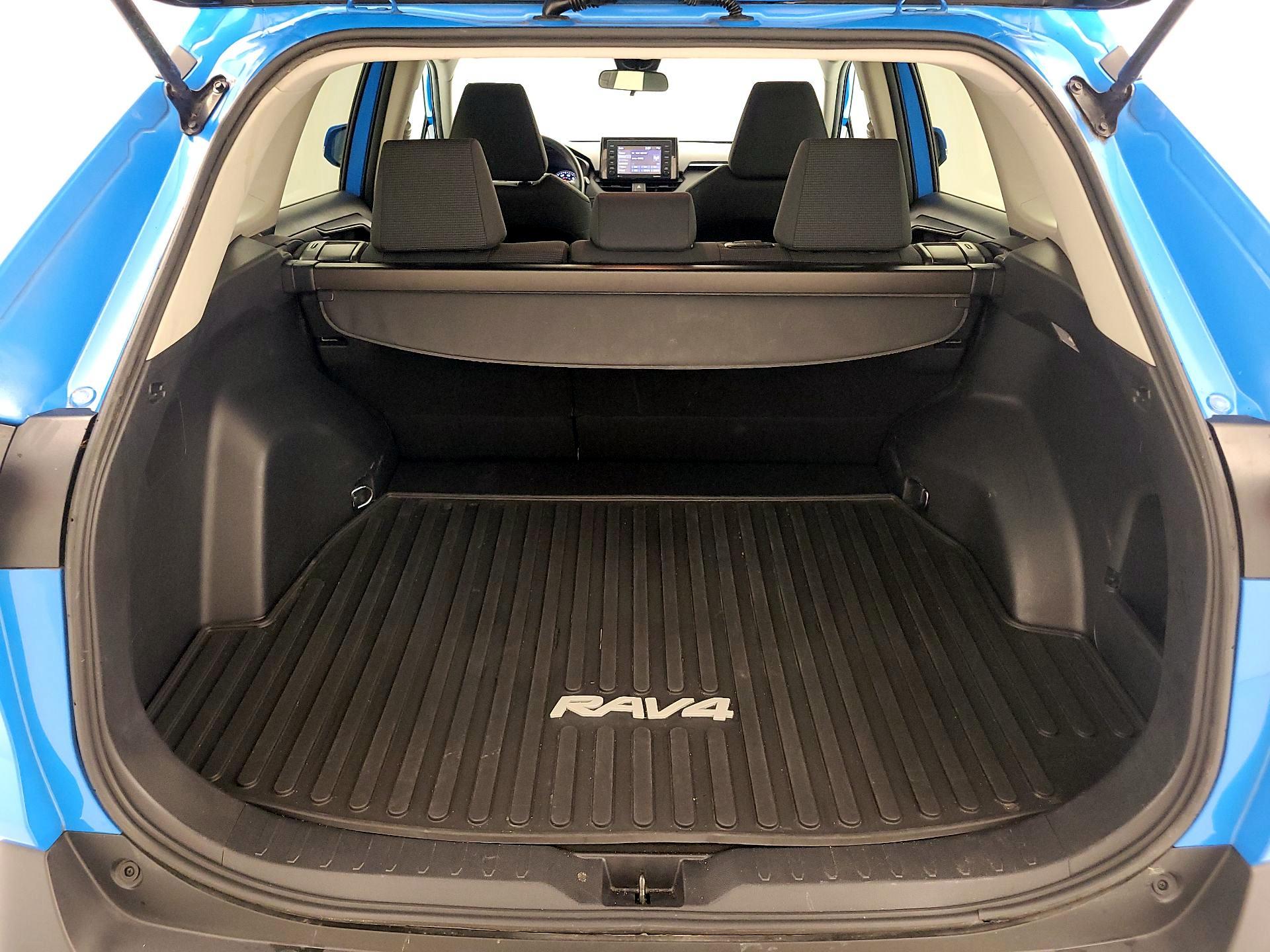 Thumbnail: 2021 Toyota RAV4 - 20