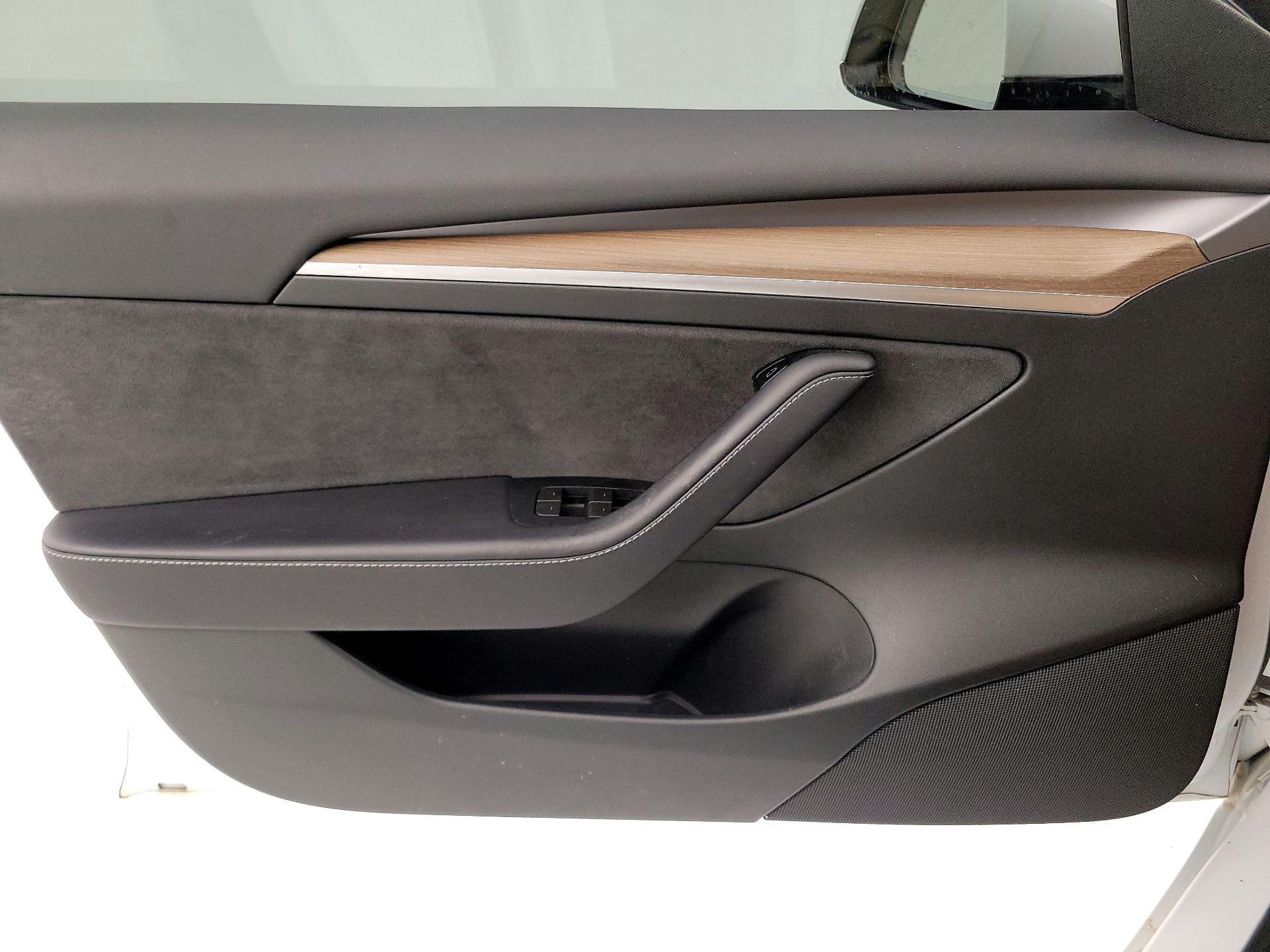Thumbnail: 2023 Tesla Model 3 - 12