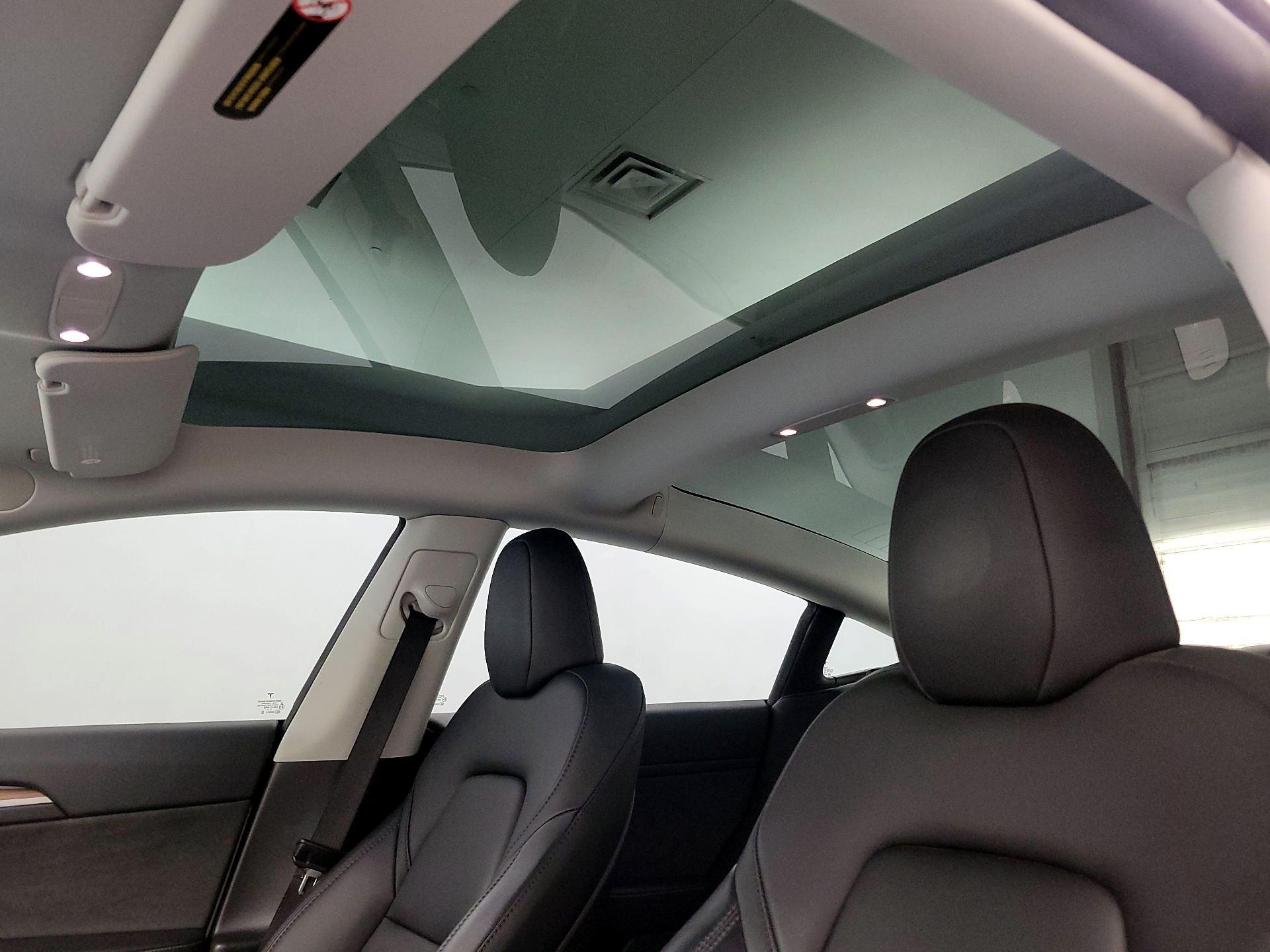 Thumbnail: 2023 Tesla Model 3 - 18