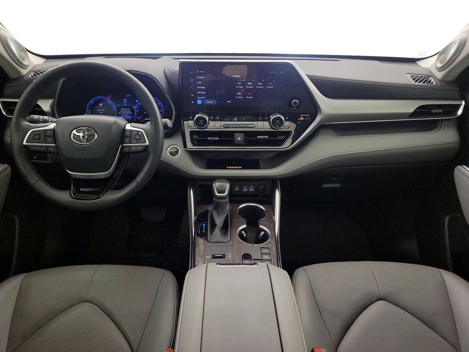 Thumbnail: 2024 Toyota Highlander - 9