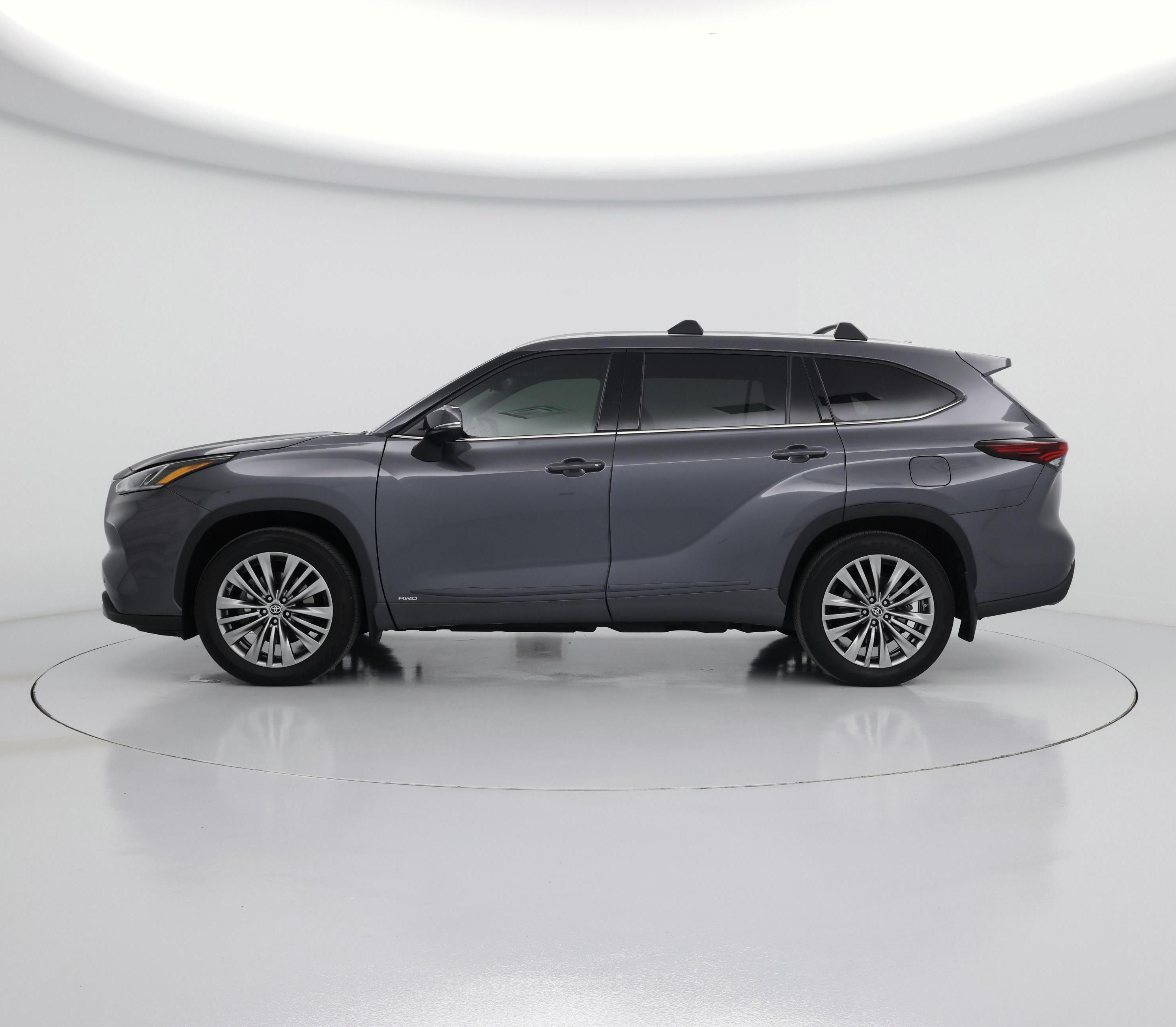 Thumbnail: 2024 Toyota Highlander - 3