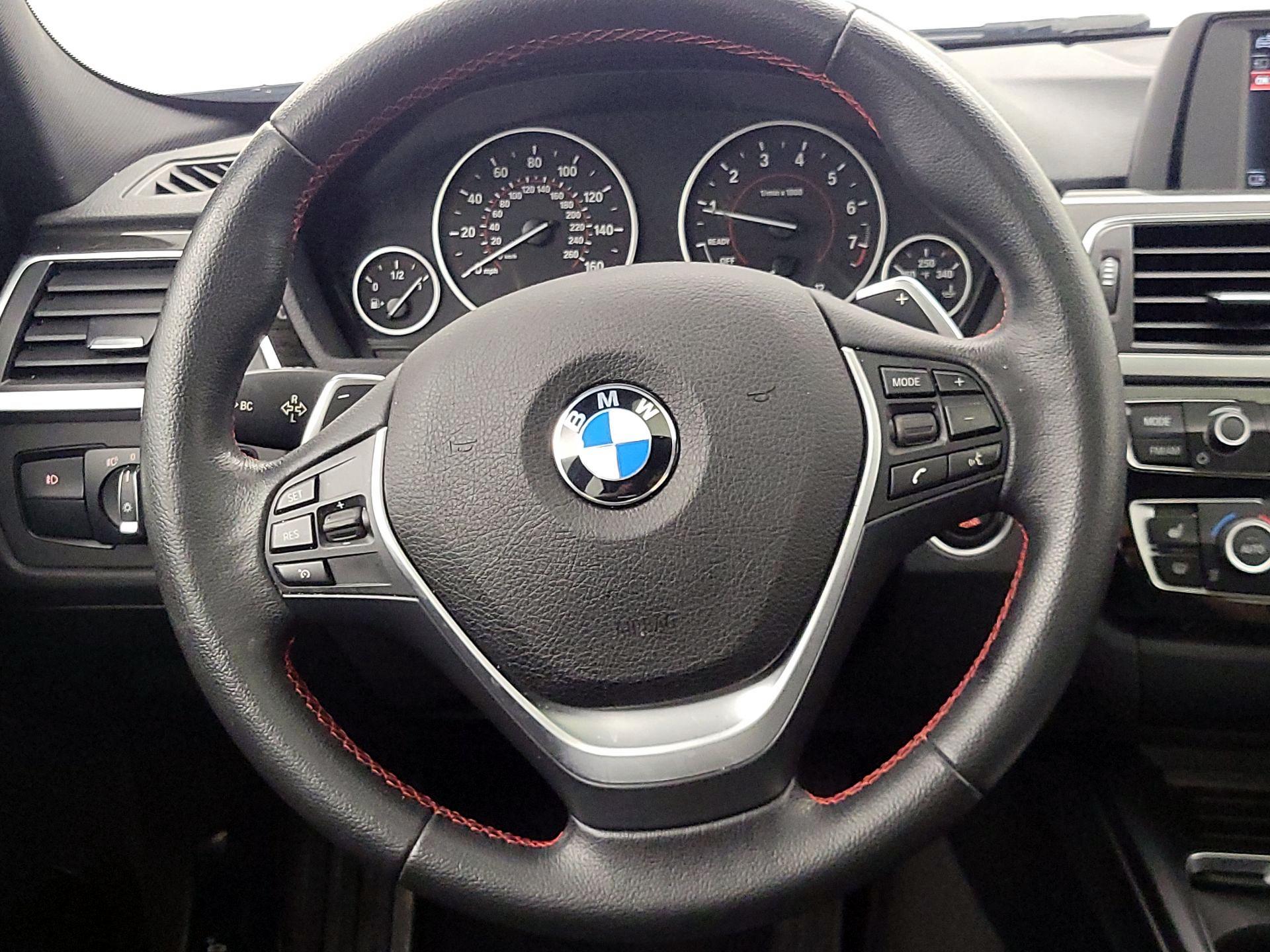 Thumbnail: 2016 BMW 3 Series - 10
