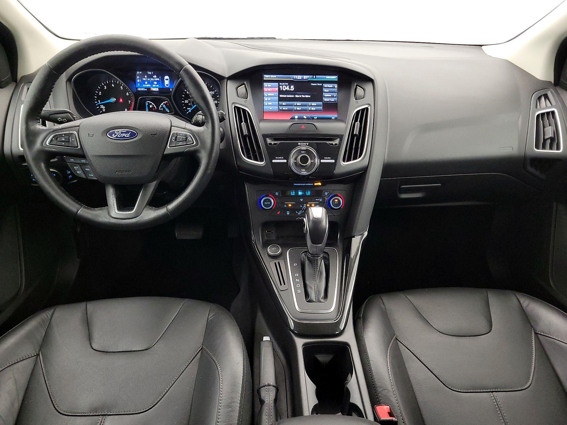 Thumbnail: 2015 Ford Focus - 9