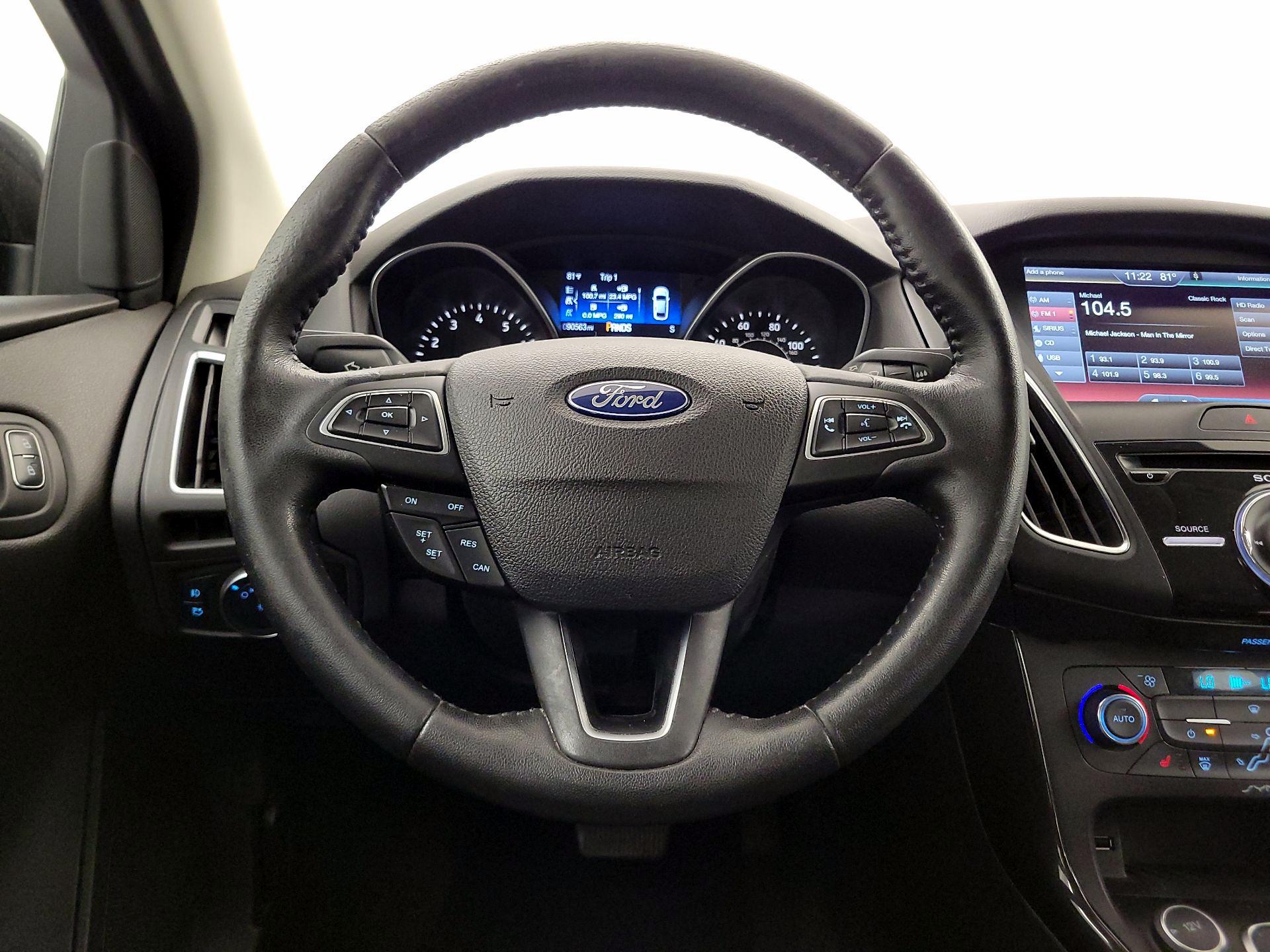 Thumbnail: 2015 Ford Focus - 10