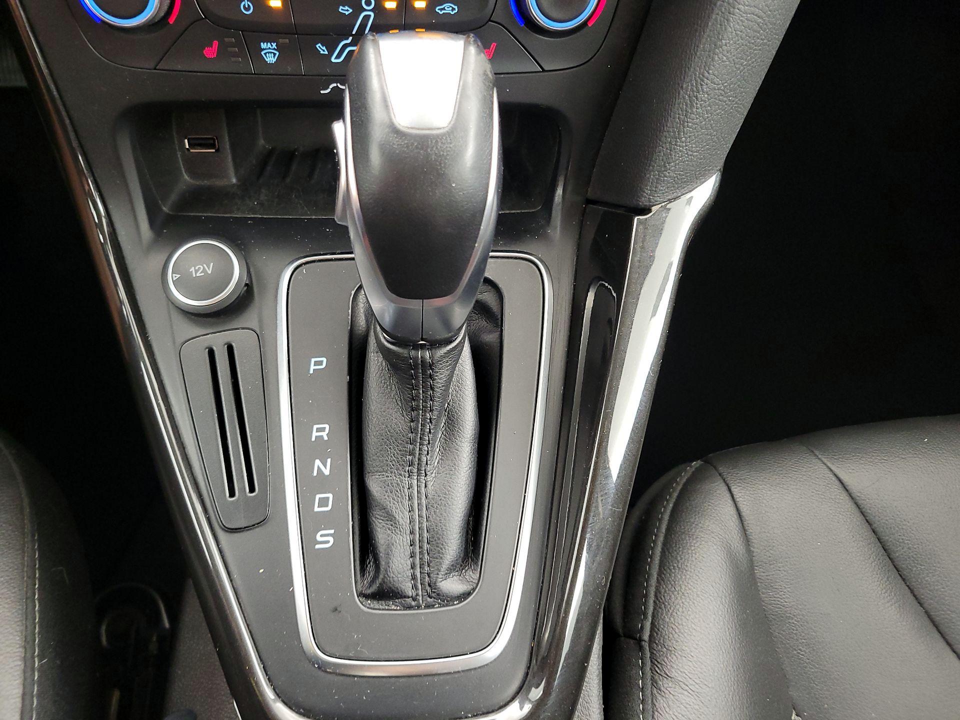 Thumbnail: 2015 Ford Focus - 17