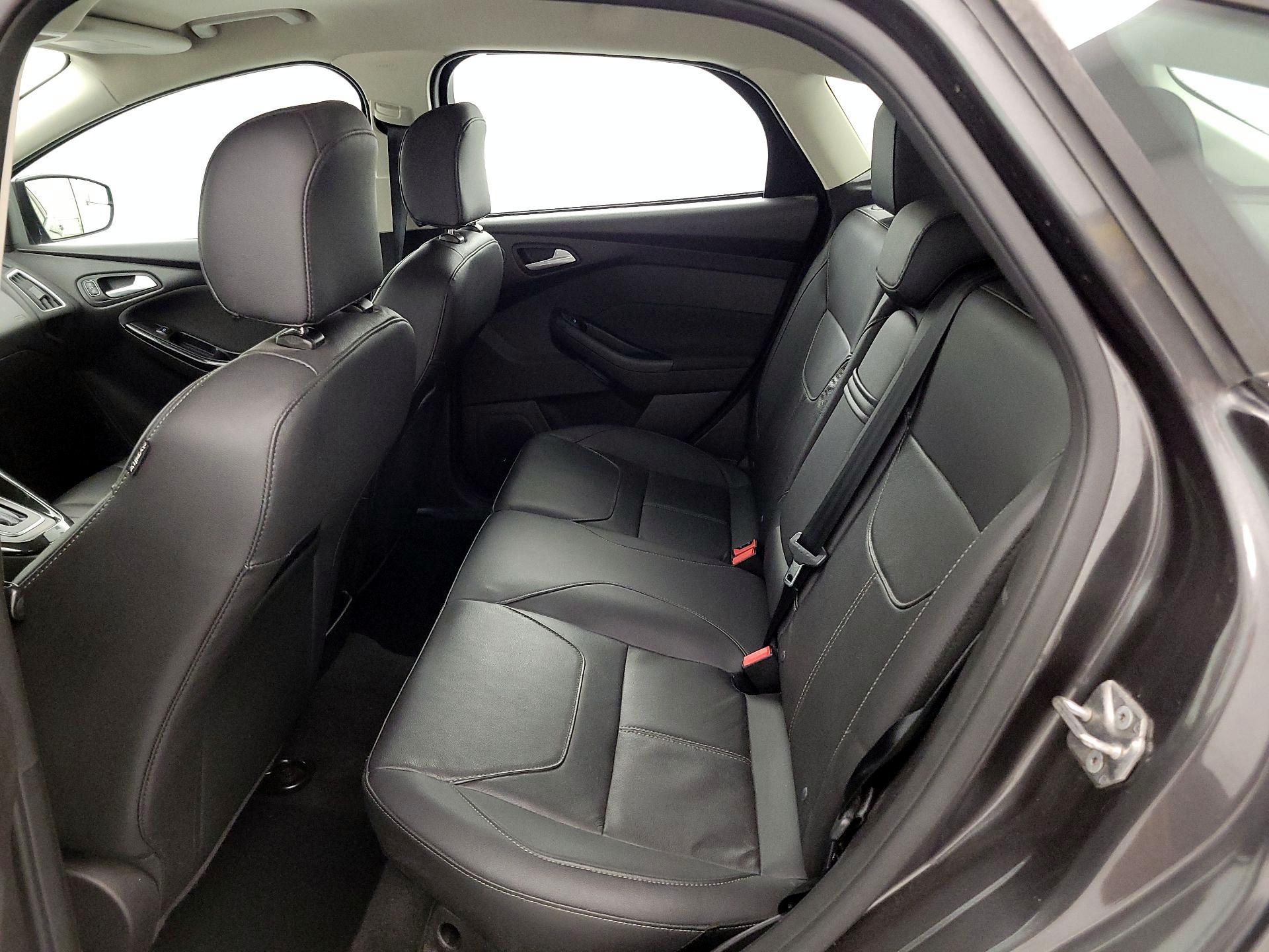 Thumbnail: 2015 Ford Focus - 19