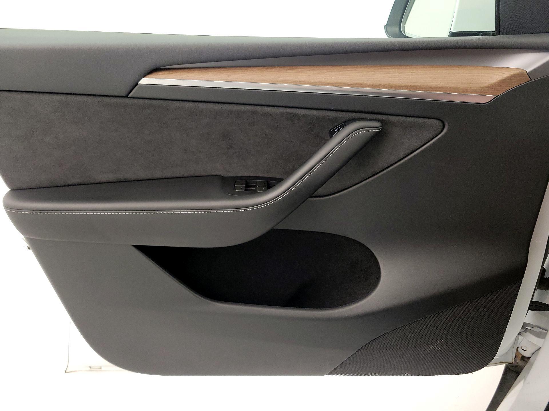 Thumbnail: 2023 Tesla Model Y - 12