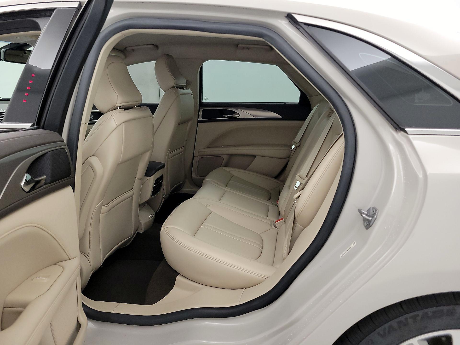 Thumbnail: 2020 Lincoln MKZ - 20