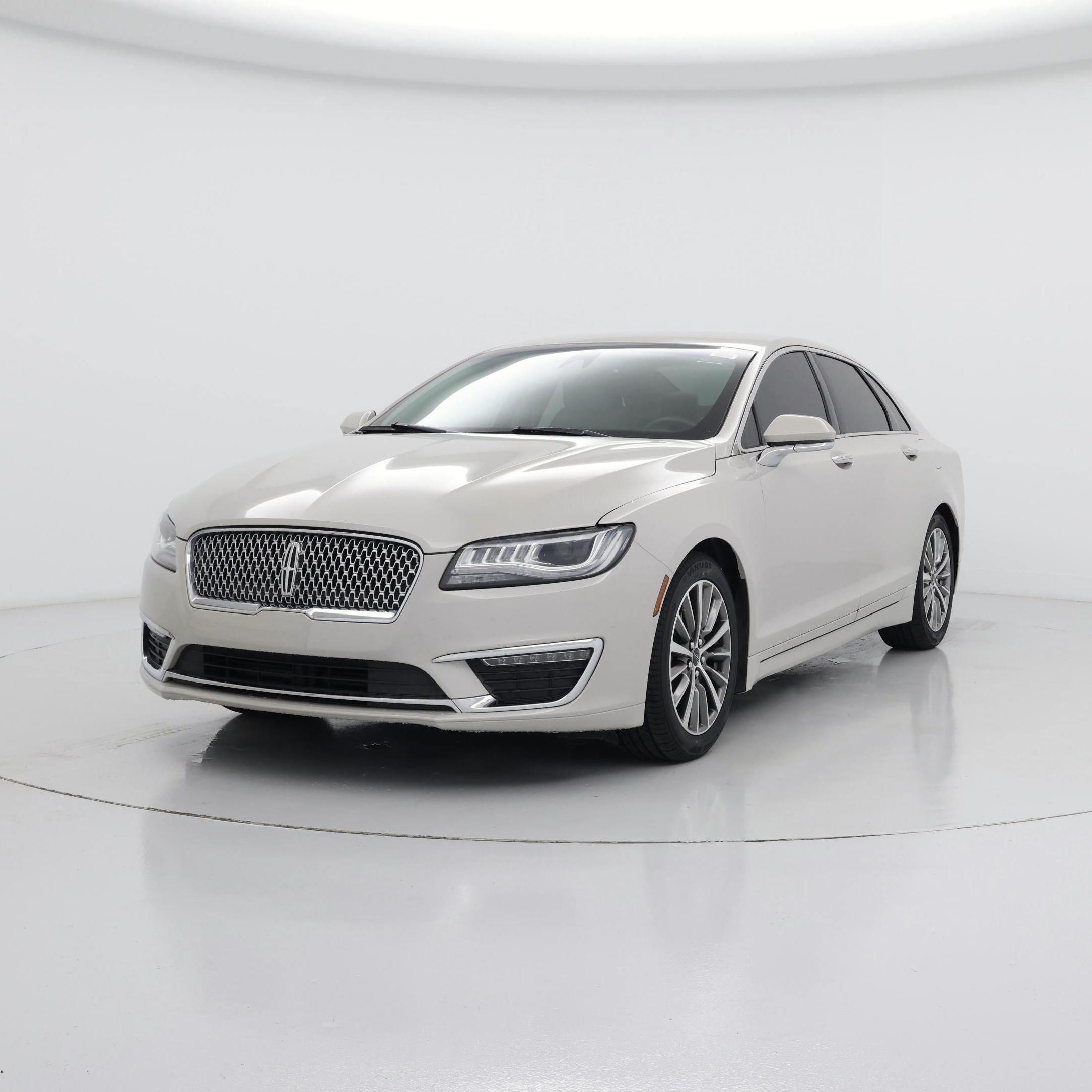 Thumbnail: 2020 Lincoln MKZ - 4