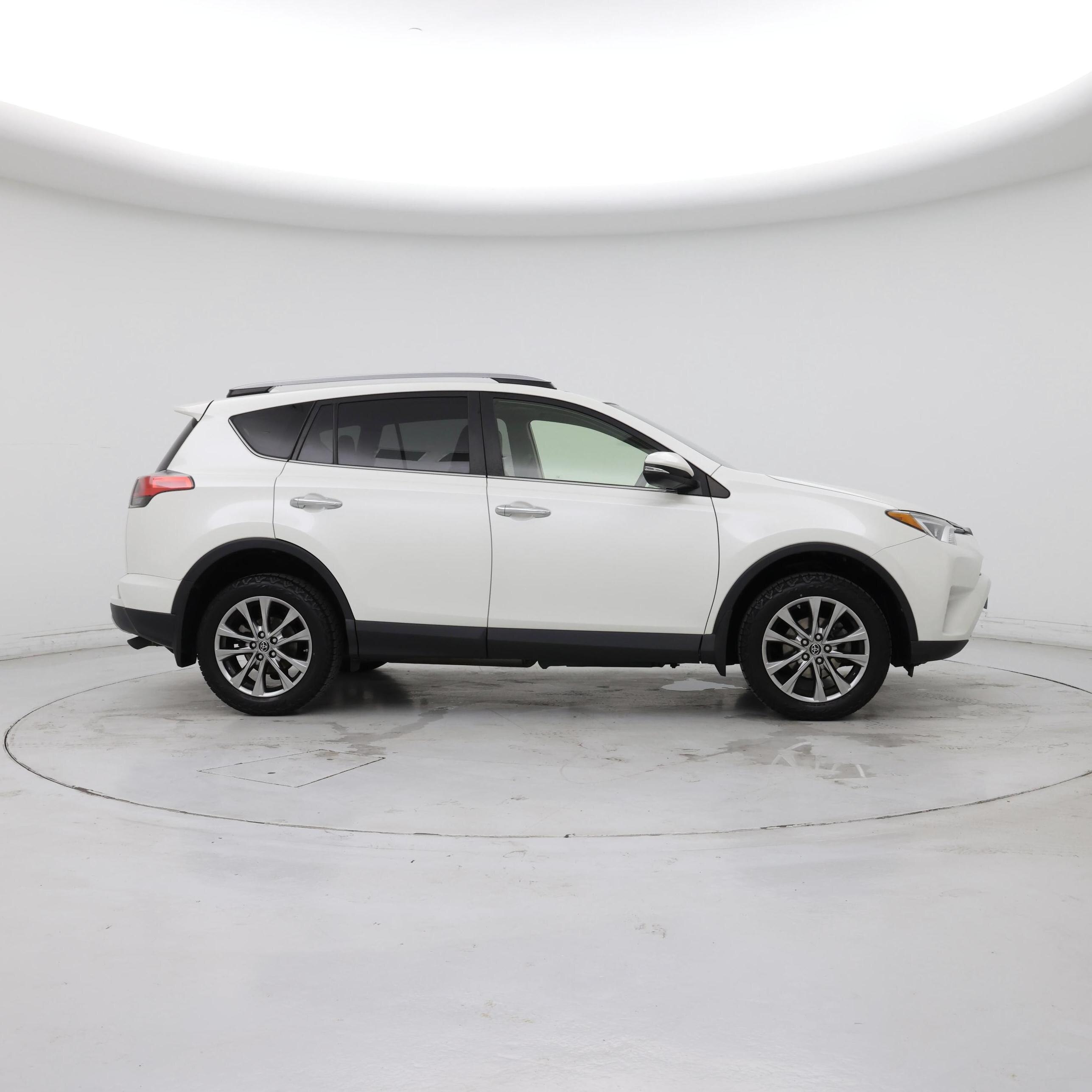 Thumbnail: 2018 Toyota RAV4 - 7