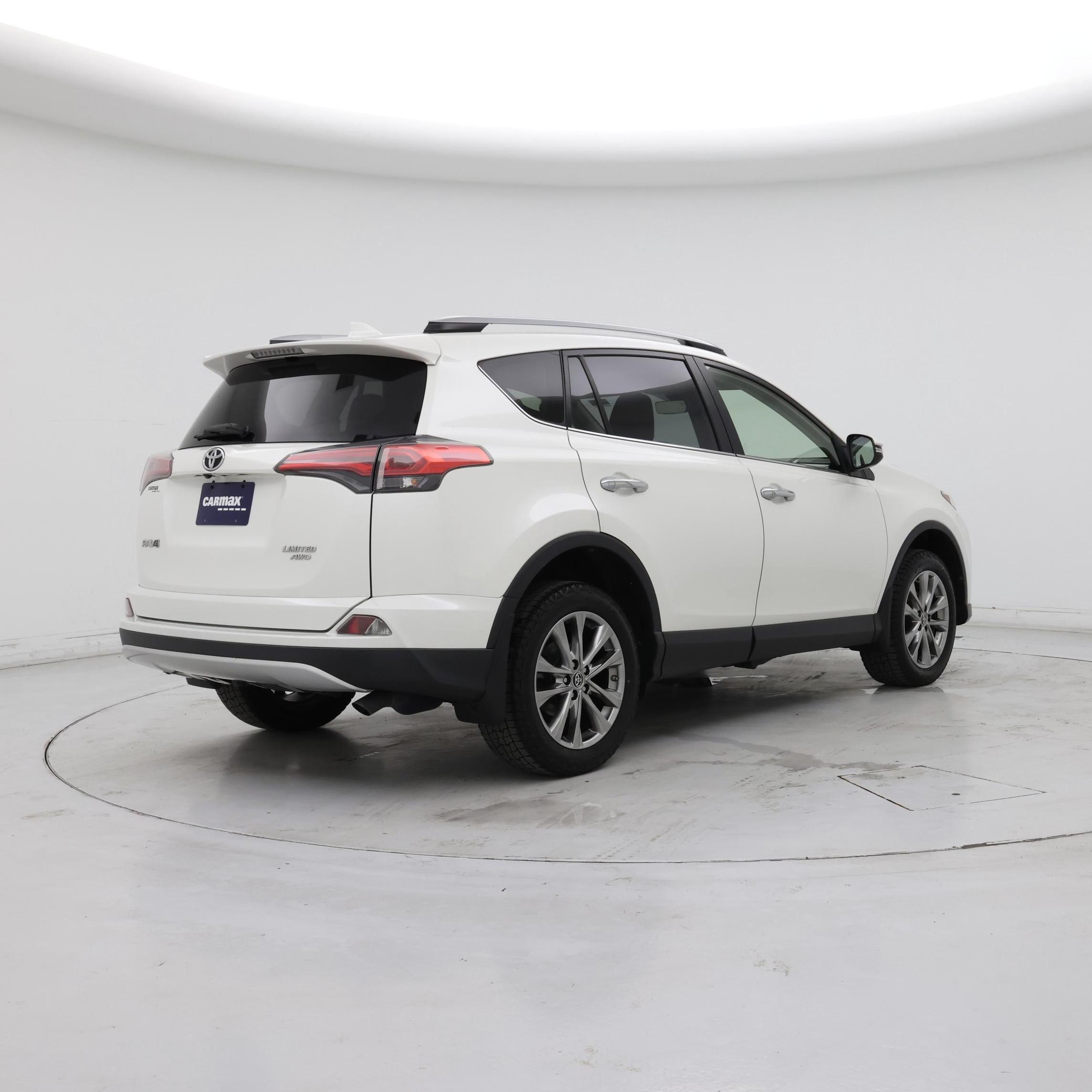 Thumbnail: 2018 Toyota RAV4 - 8