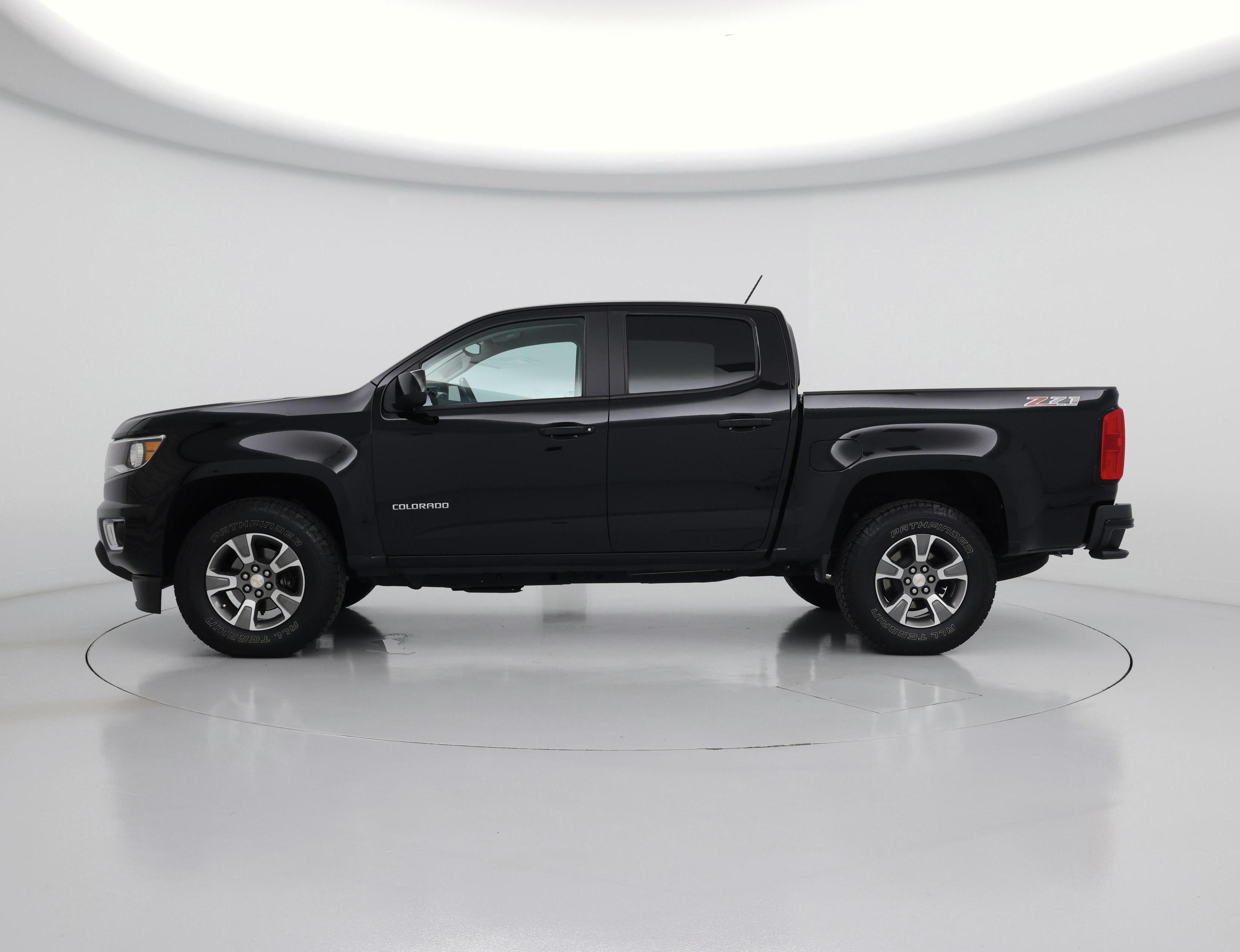 Thumbnail: 2019 Chevrolet Colorado - 3
