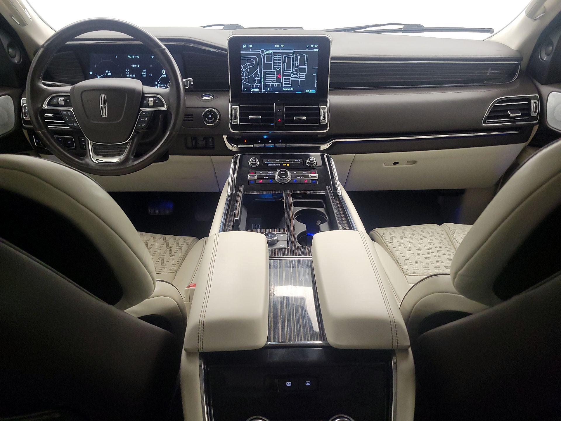 Thumbnail: 2021 Lincoln Navigator - 9