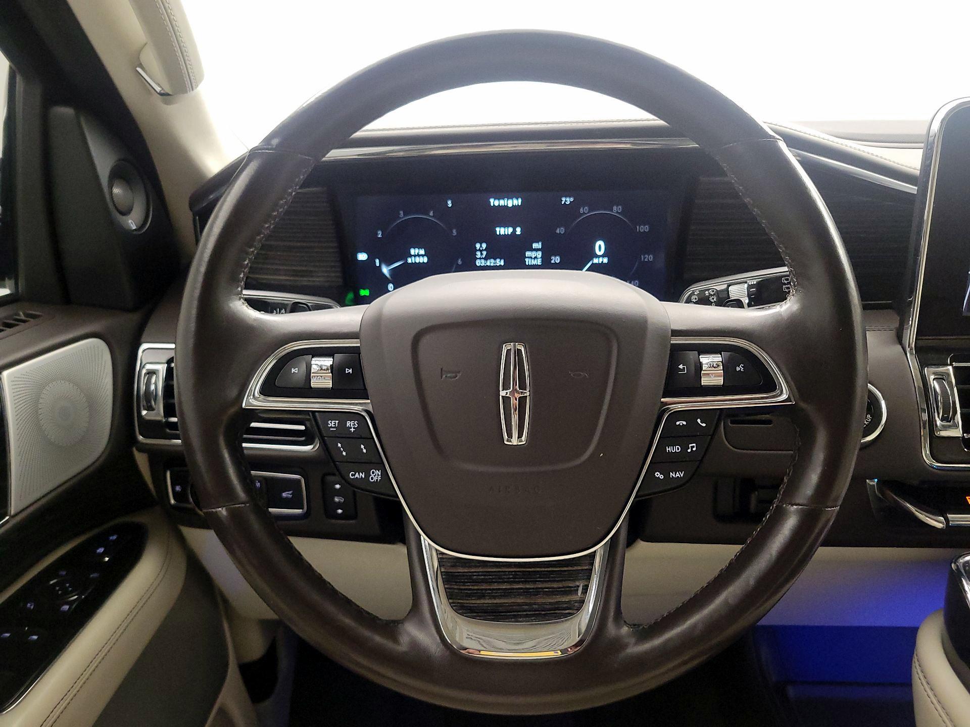Thumbnail: 2021 Lincoln Navigator - 10