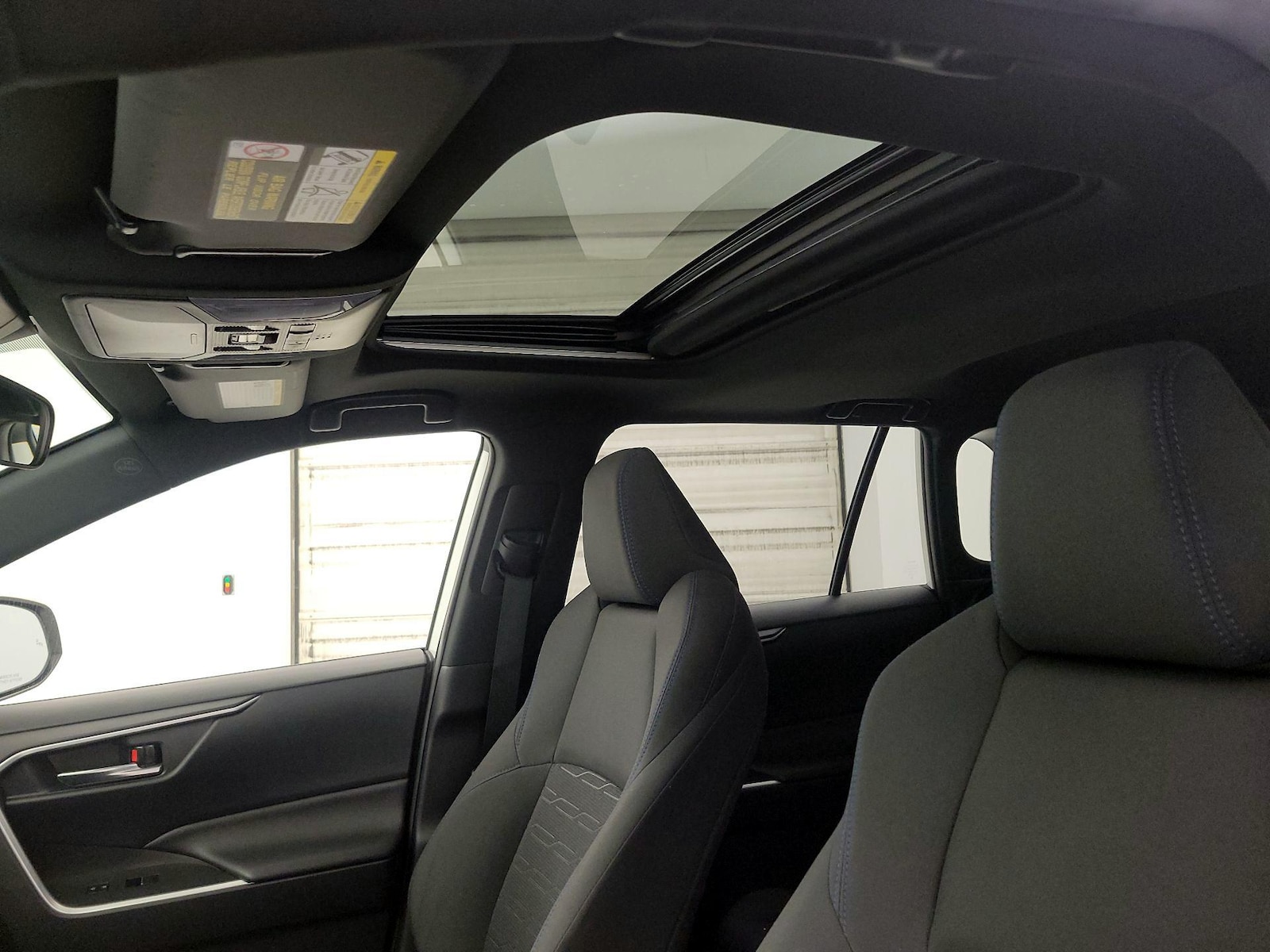 Sunroof(s) & Overhead Airbags