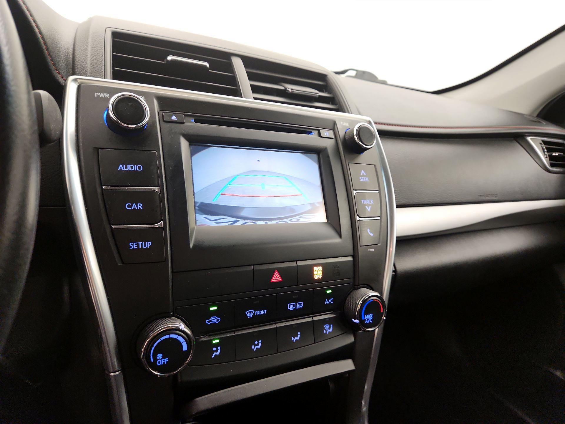 Thumbnail: 2016 Toyota Camry - 14