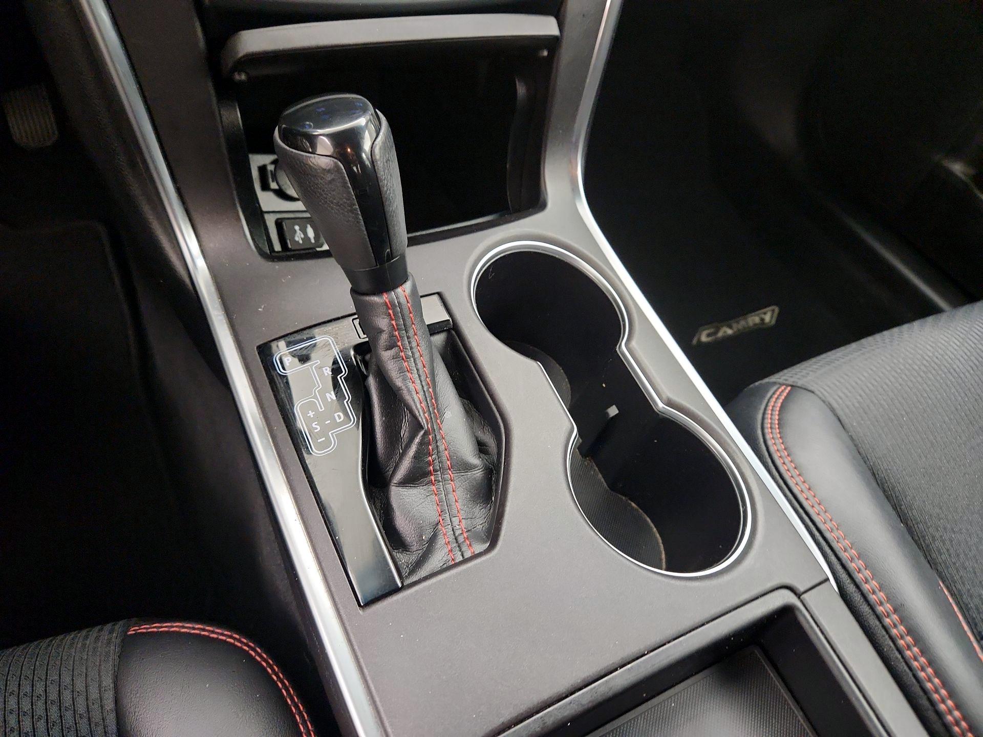 Thumbnail: 2016 Toyota Camry - 17