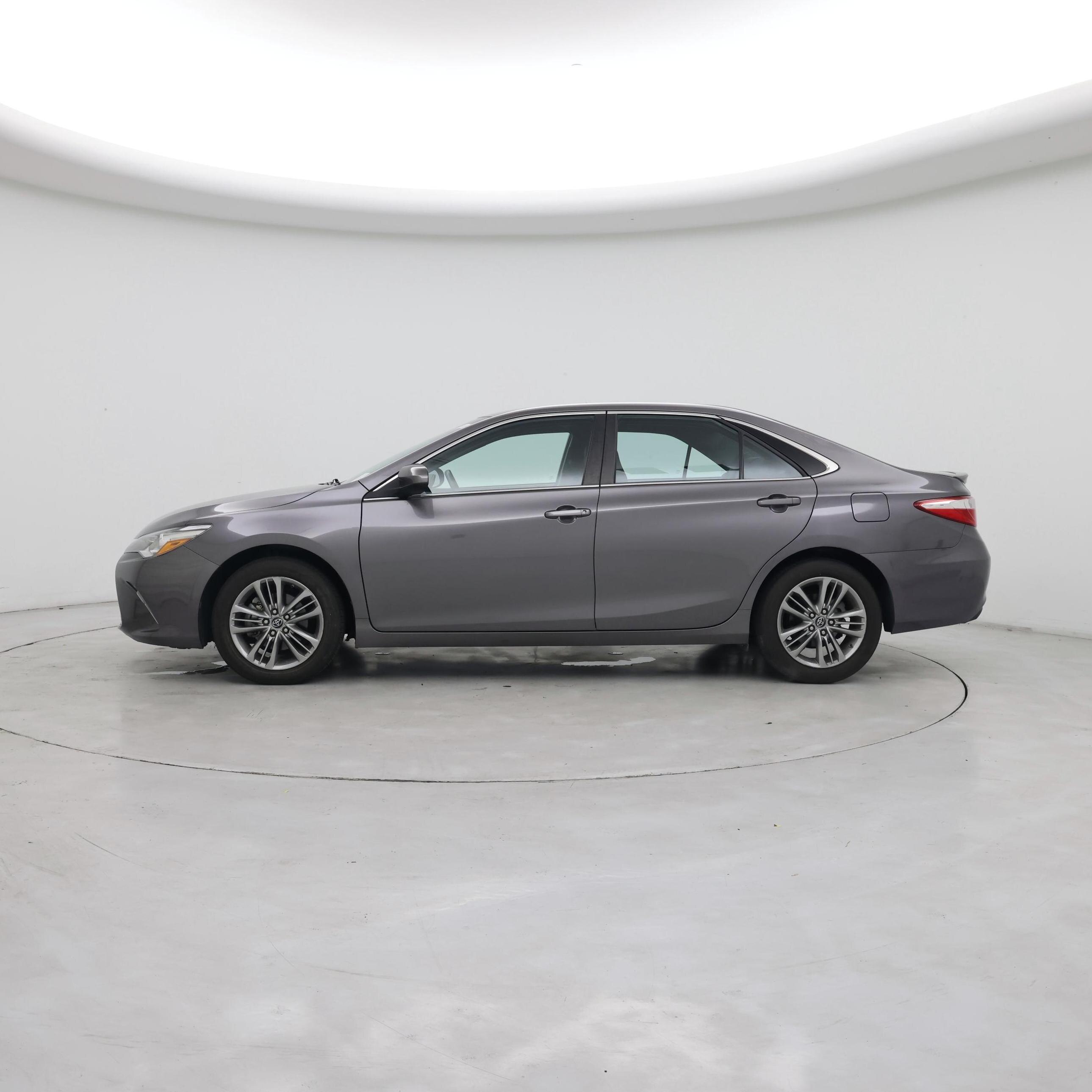 Thumbnail: 2016 Toyota Camry - 3