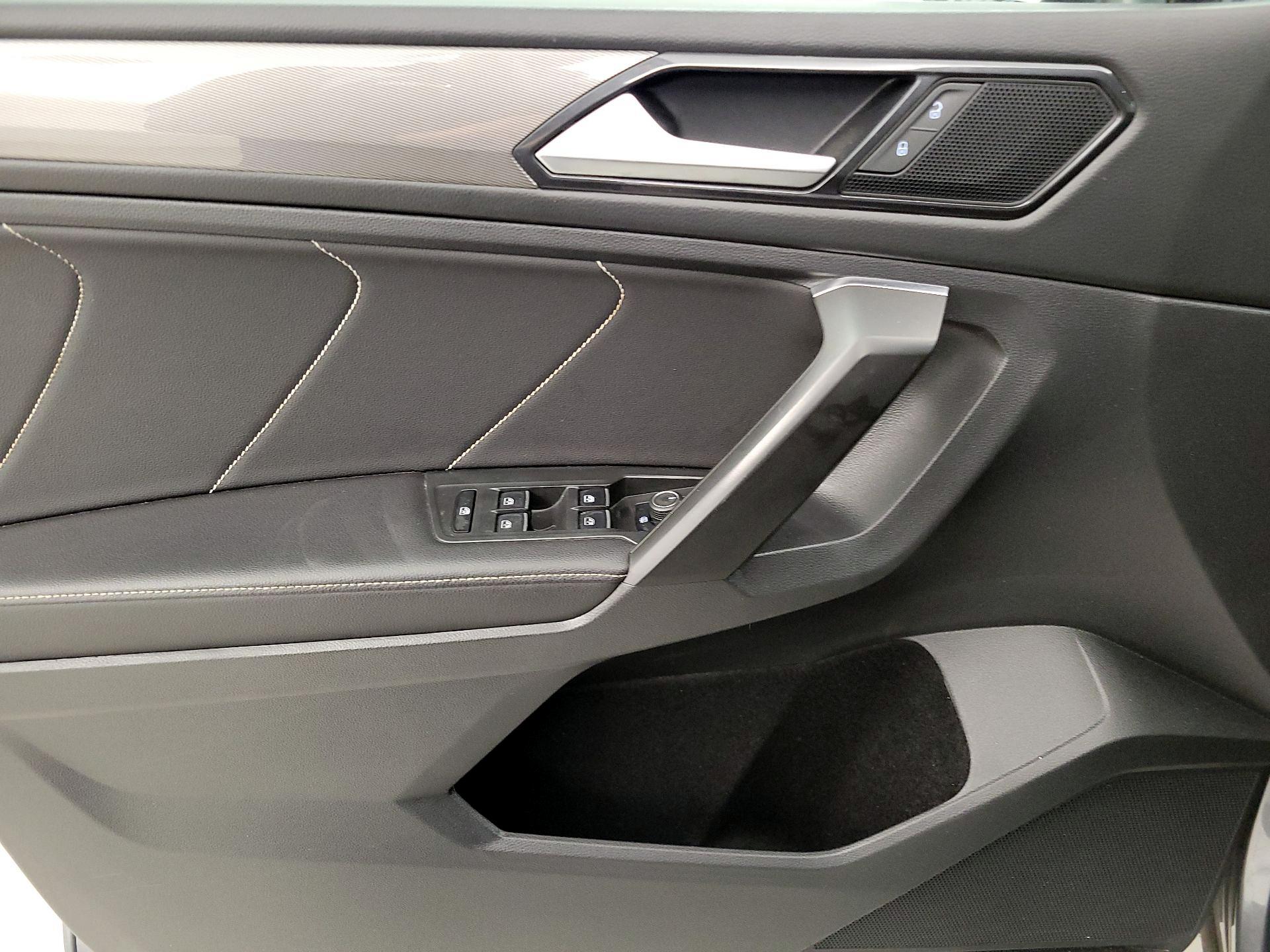 Thumbnail: 2022 Volkswagen Tiguan - 12