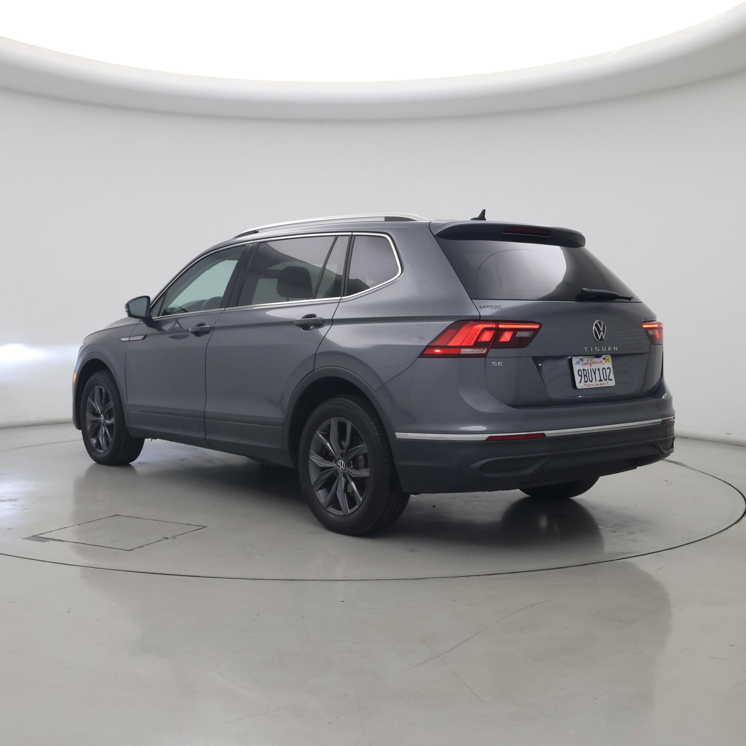 Thumbnail: 2022 Volkswagen Tiguan - 2