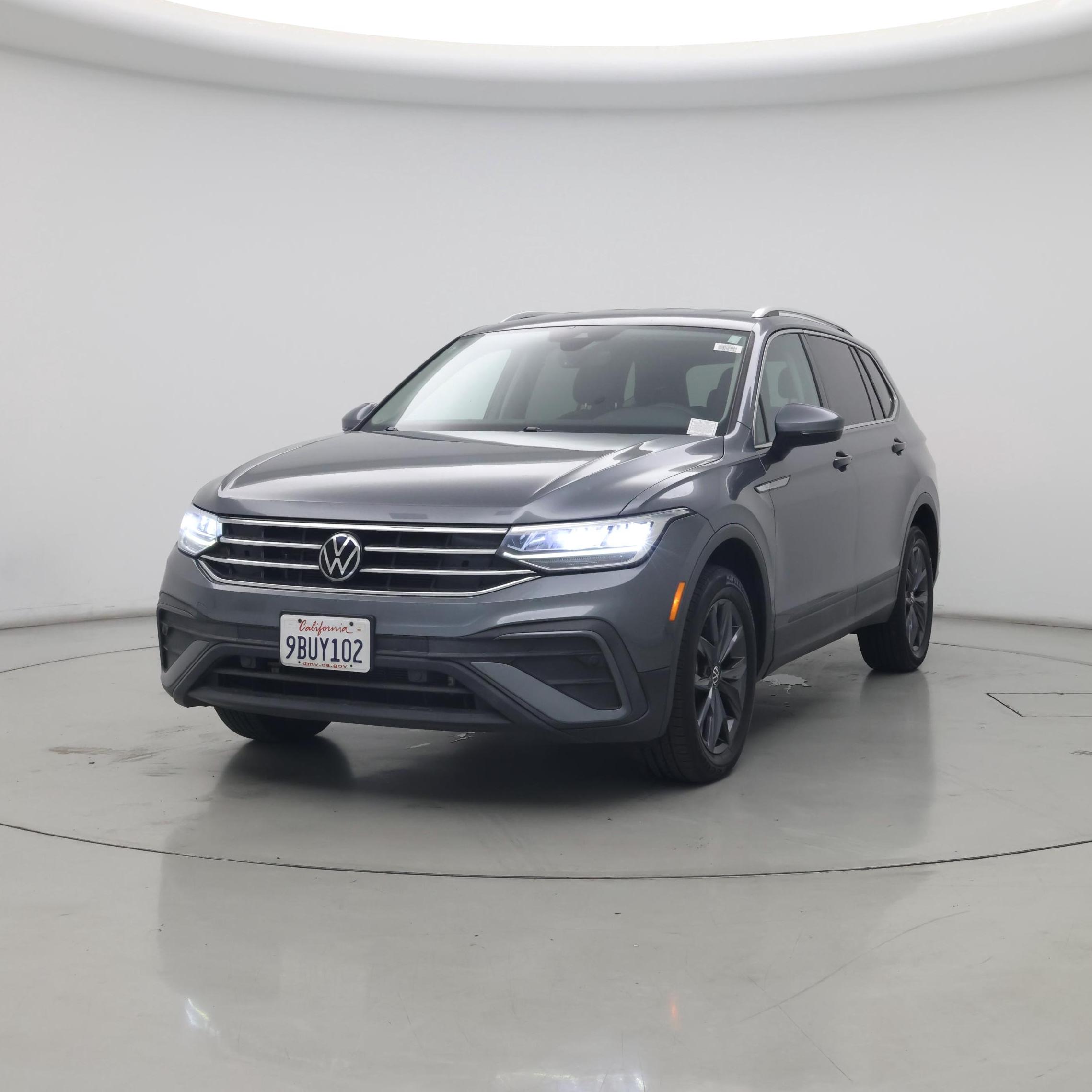 Thumbnail: 2022 Volkswagen Tiguan - 4