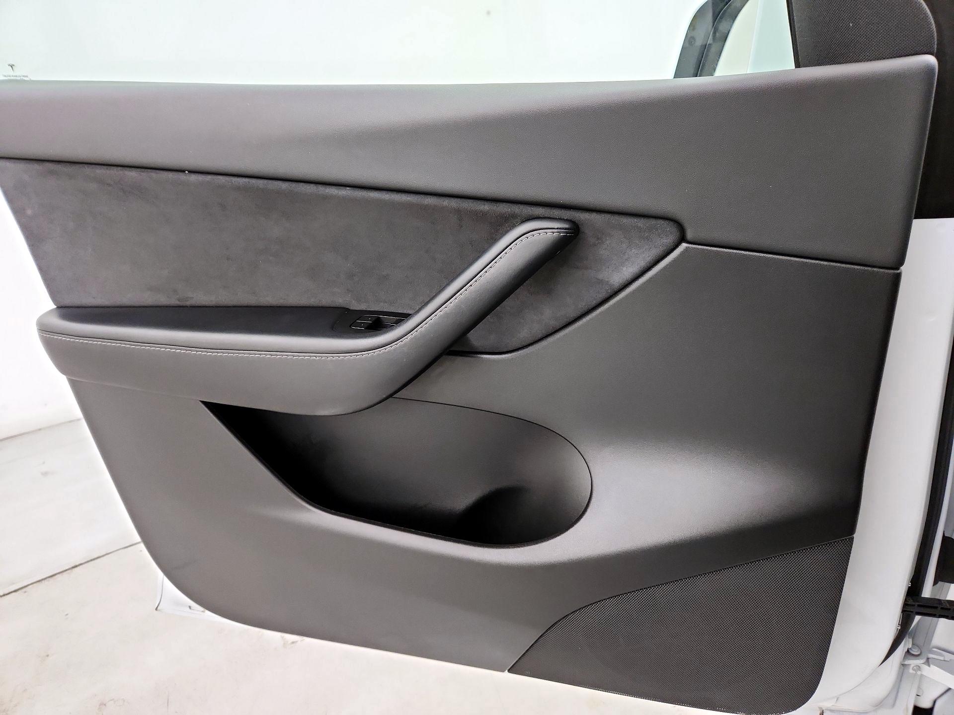 Thumbnail: 2021 Tesla Model Y - 12