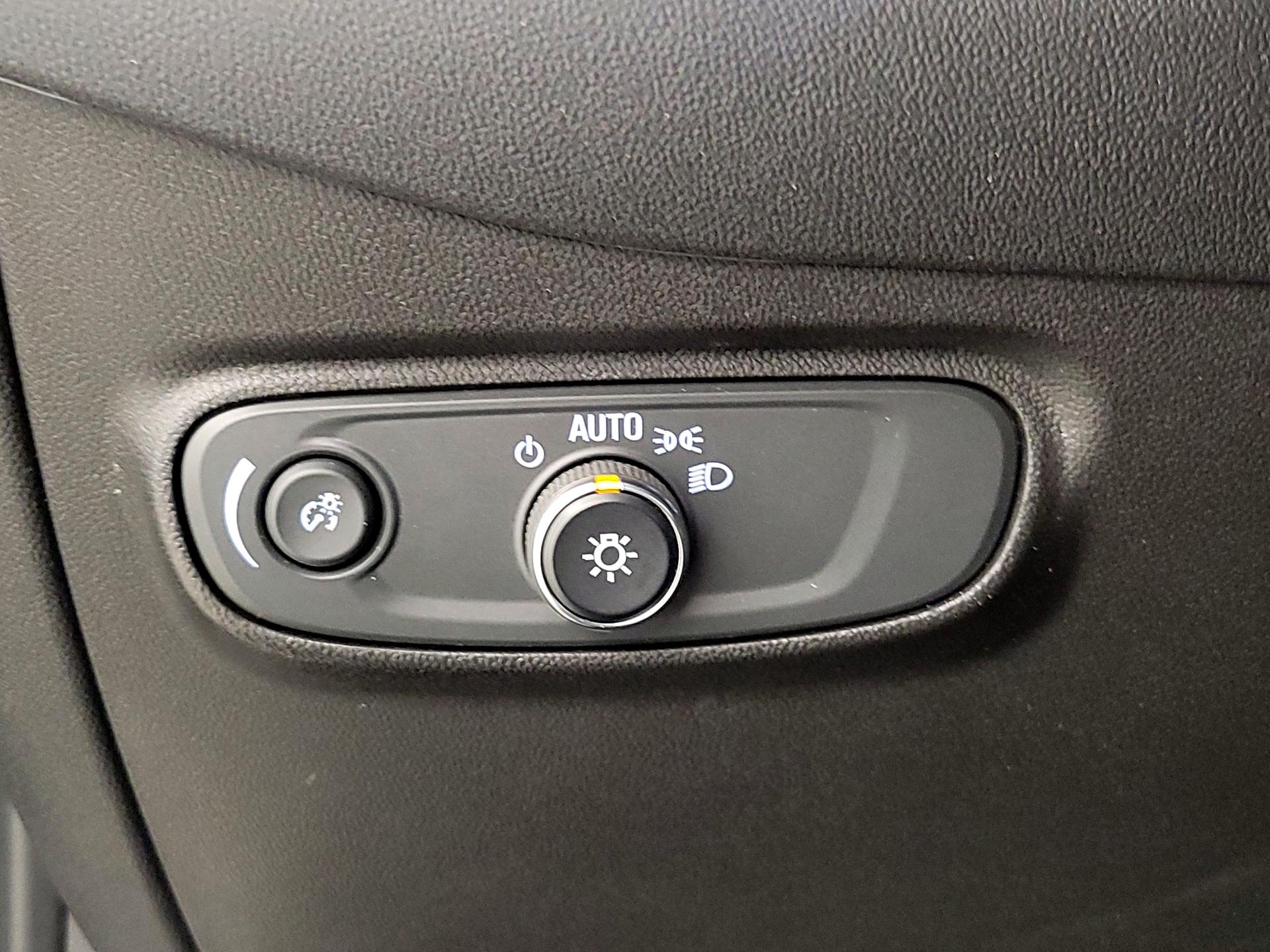 Thumbnail: 2022 Chevrolet Equinox - 13