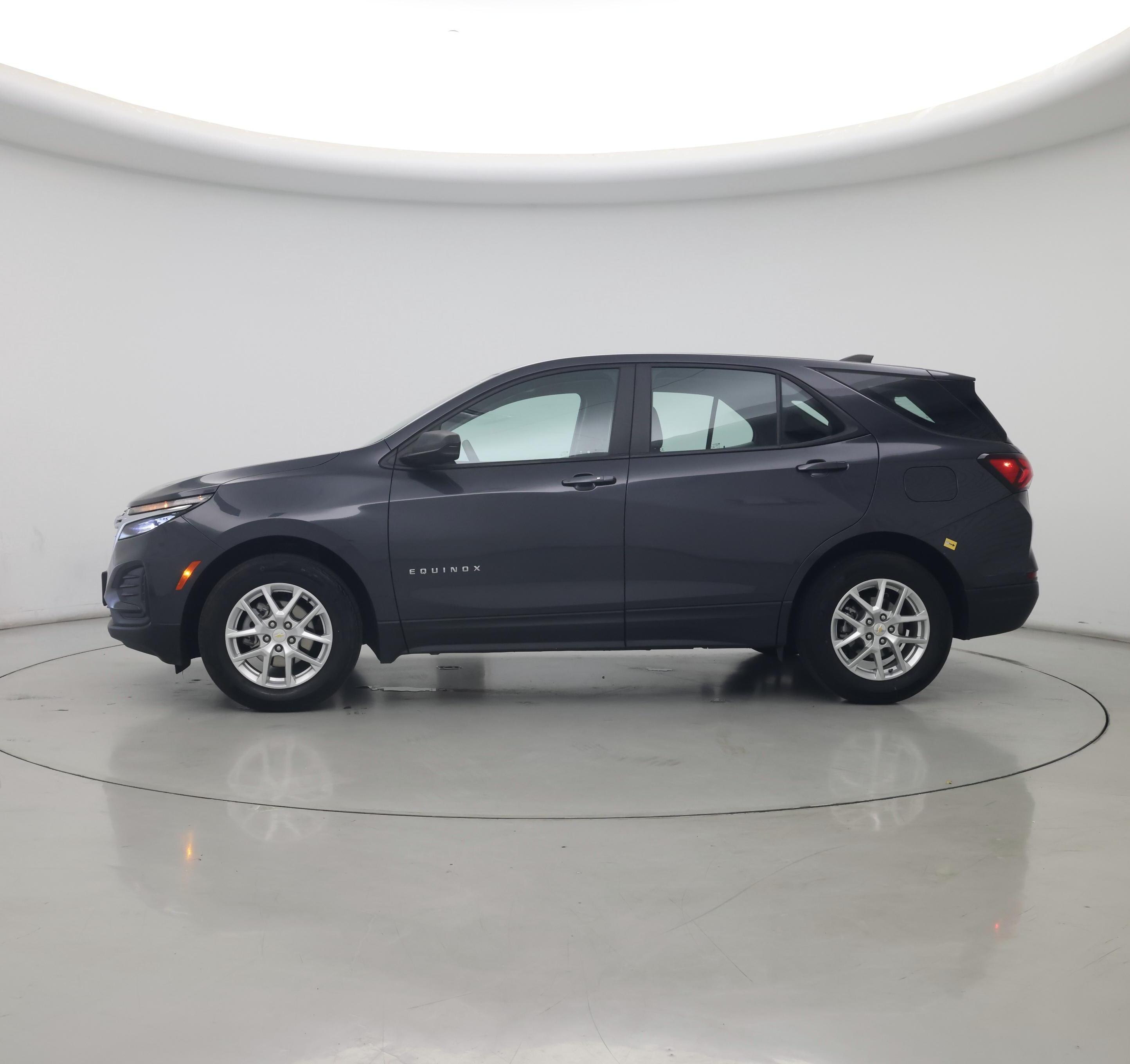 Thumbnail: 2022 Chevrolet Equinox - 3