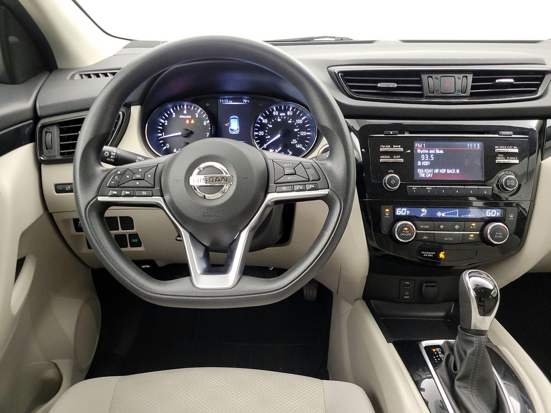 Thumbnail: 2018 Nissan Rogue Sport - 10