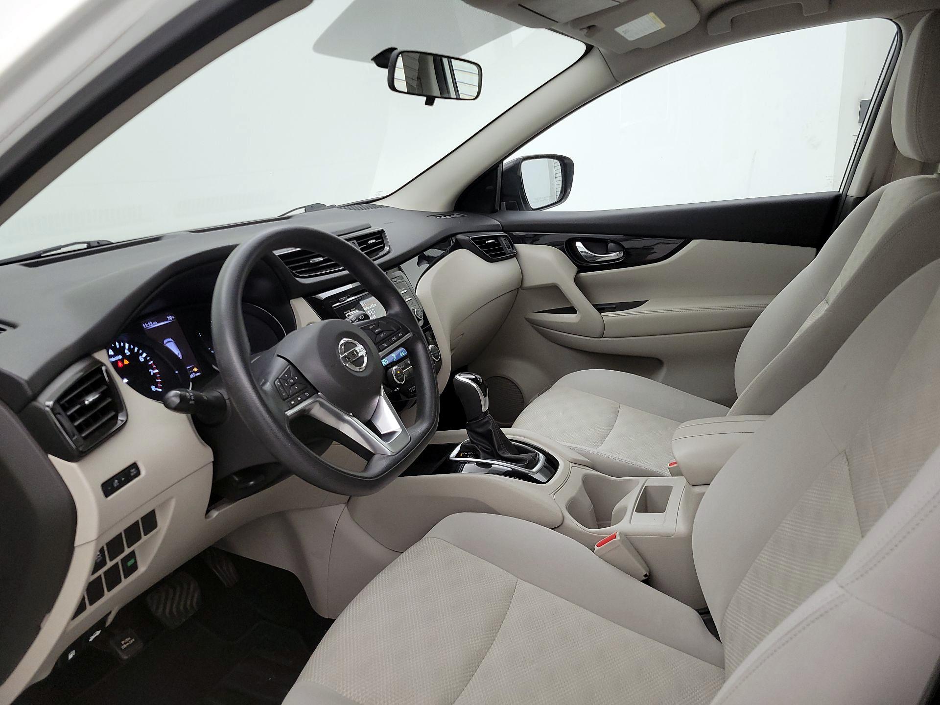 Thumbnail: 2018 Nissan Rogue Sport - 11