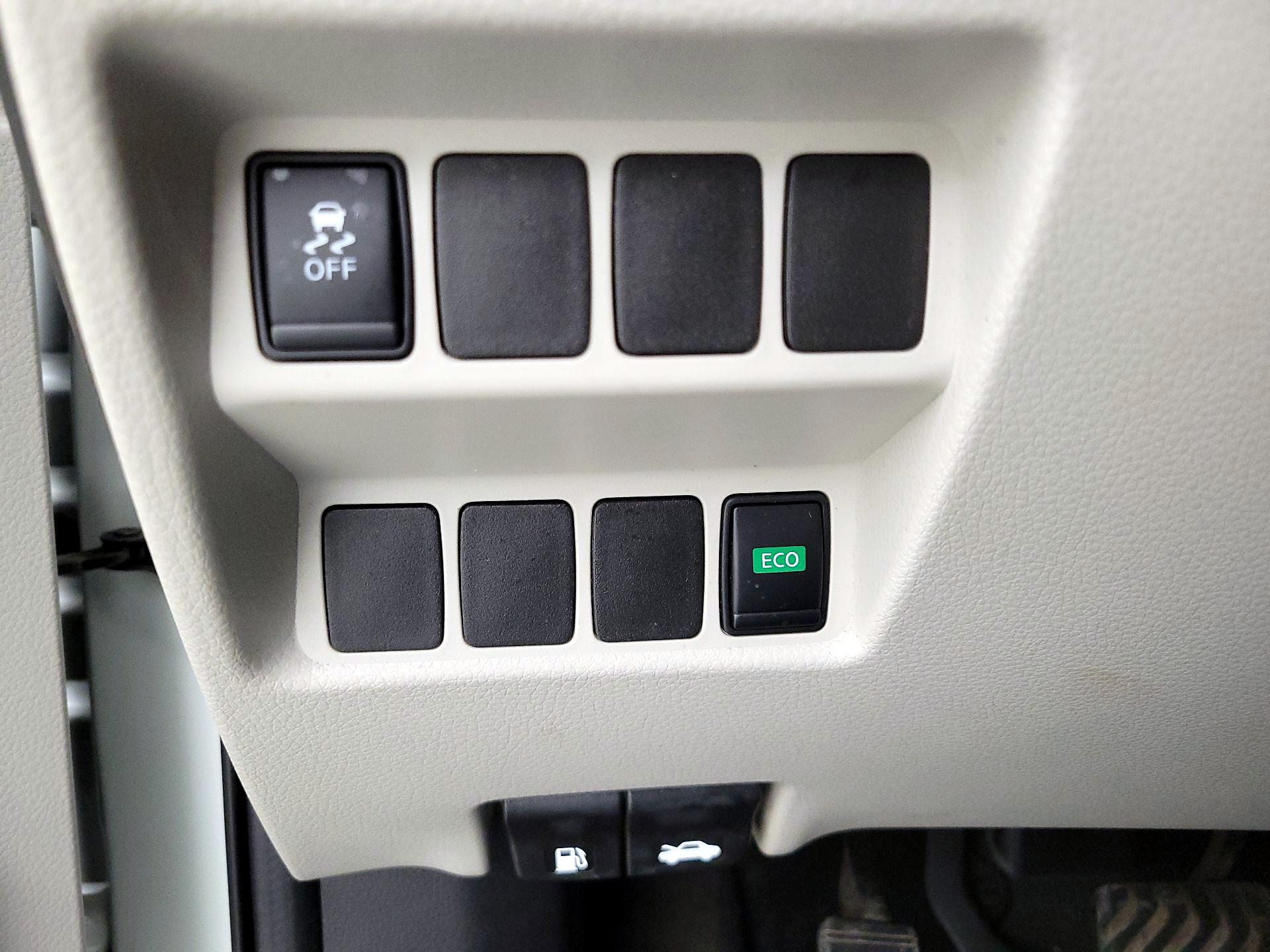 Thumbnail: 2018 Nissan Rogue Sport - 13