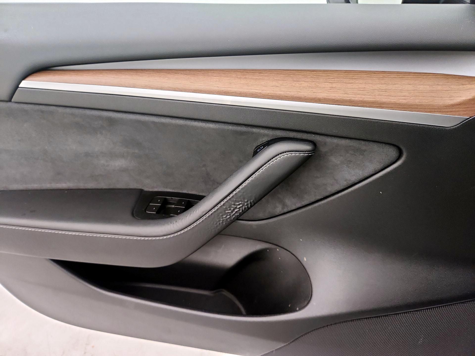 Thumbnail: 2023 Tesla Model 3 - 12