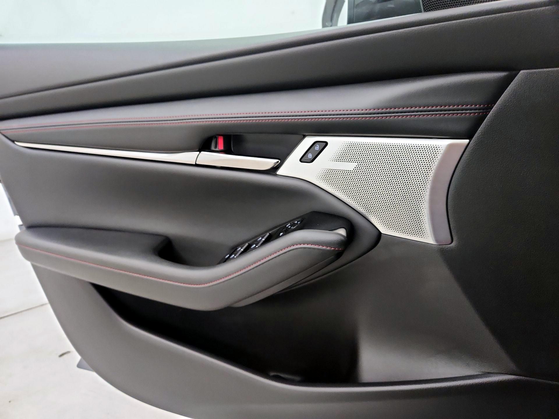 Thumbnail: 2023 Mazda Mazda3 - 12