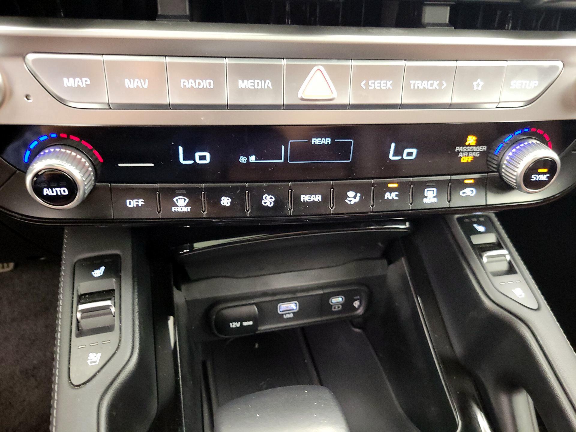 Thumbnail: 2023 Kia Telluride - 17