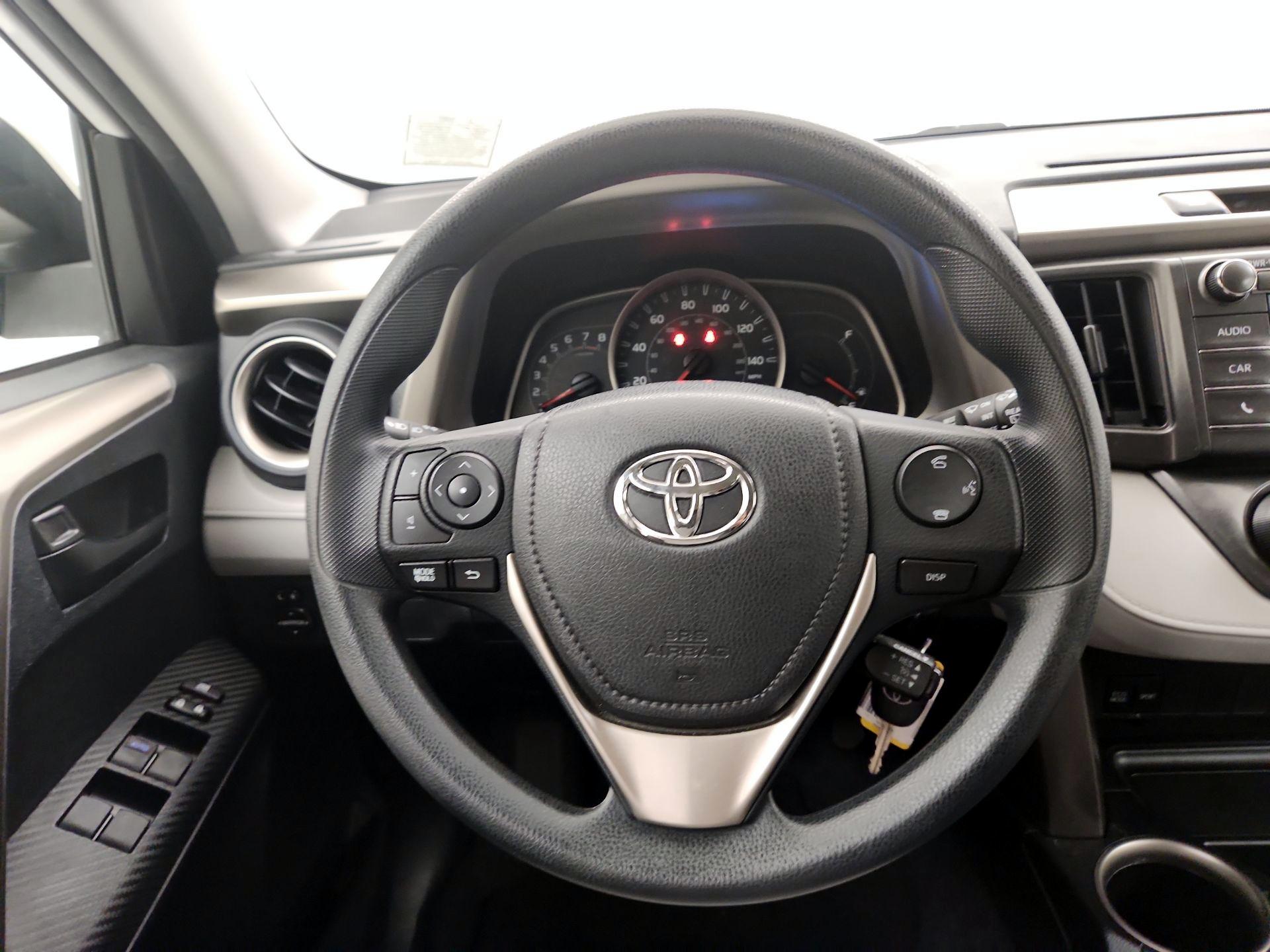 Thumbnail: 2015 Toyota RAV4 - 10