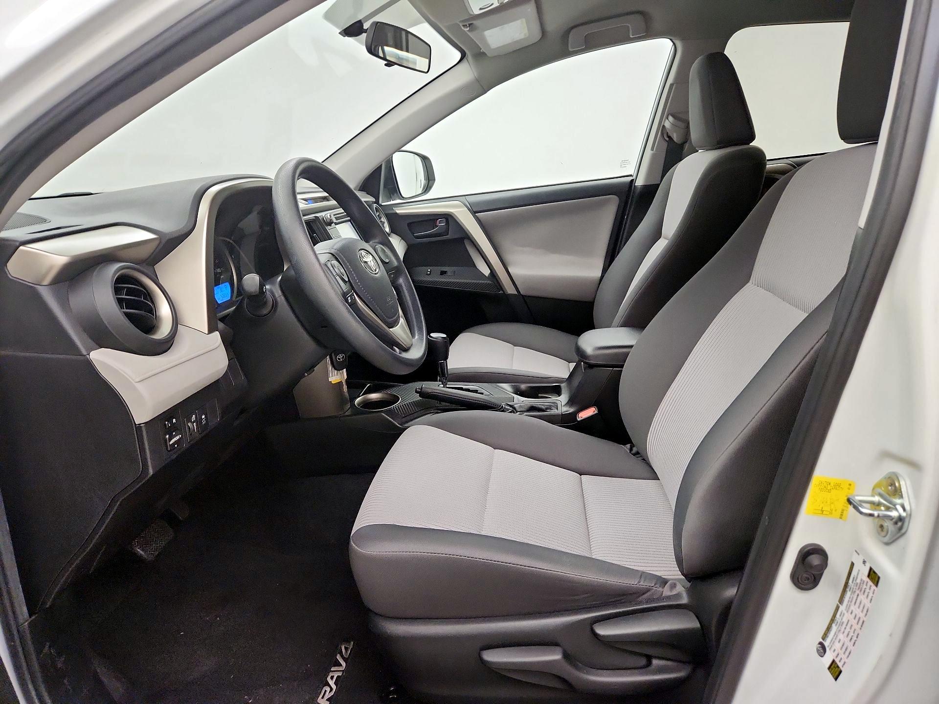Thumbnail: 2015 Toyota RAV4 - 11