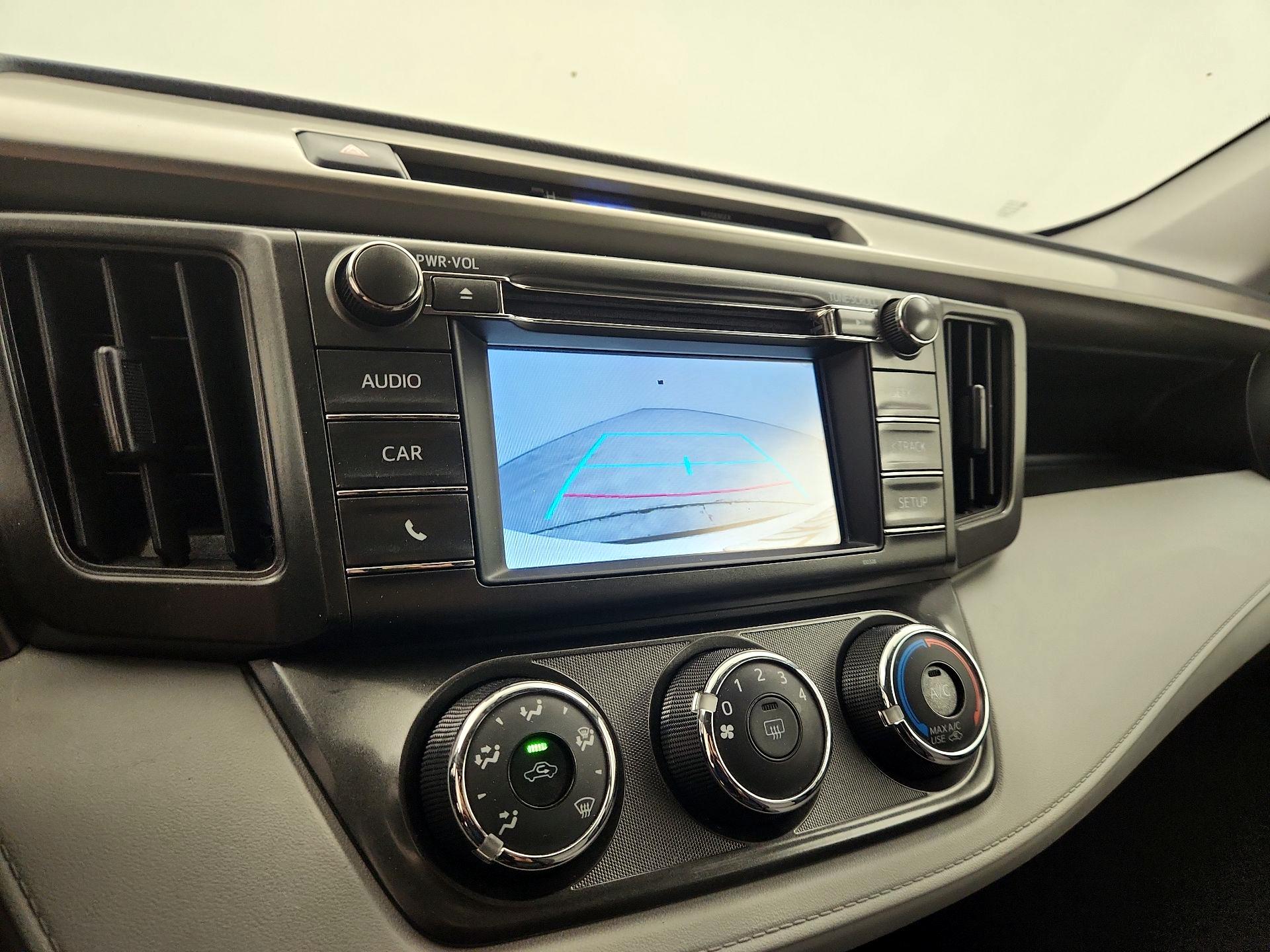 Thumbnail: 2015 Toyota RAV4 - 14