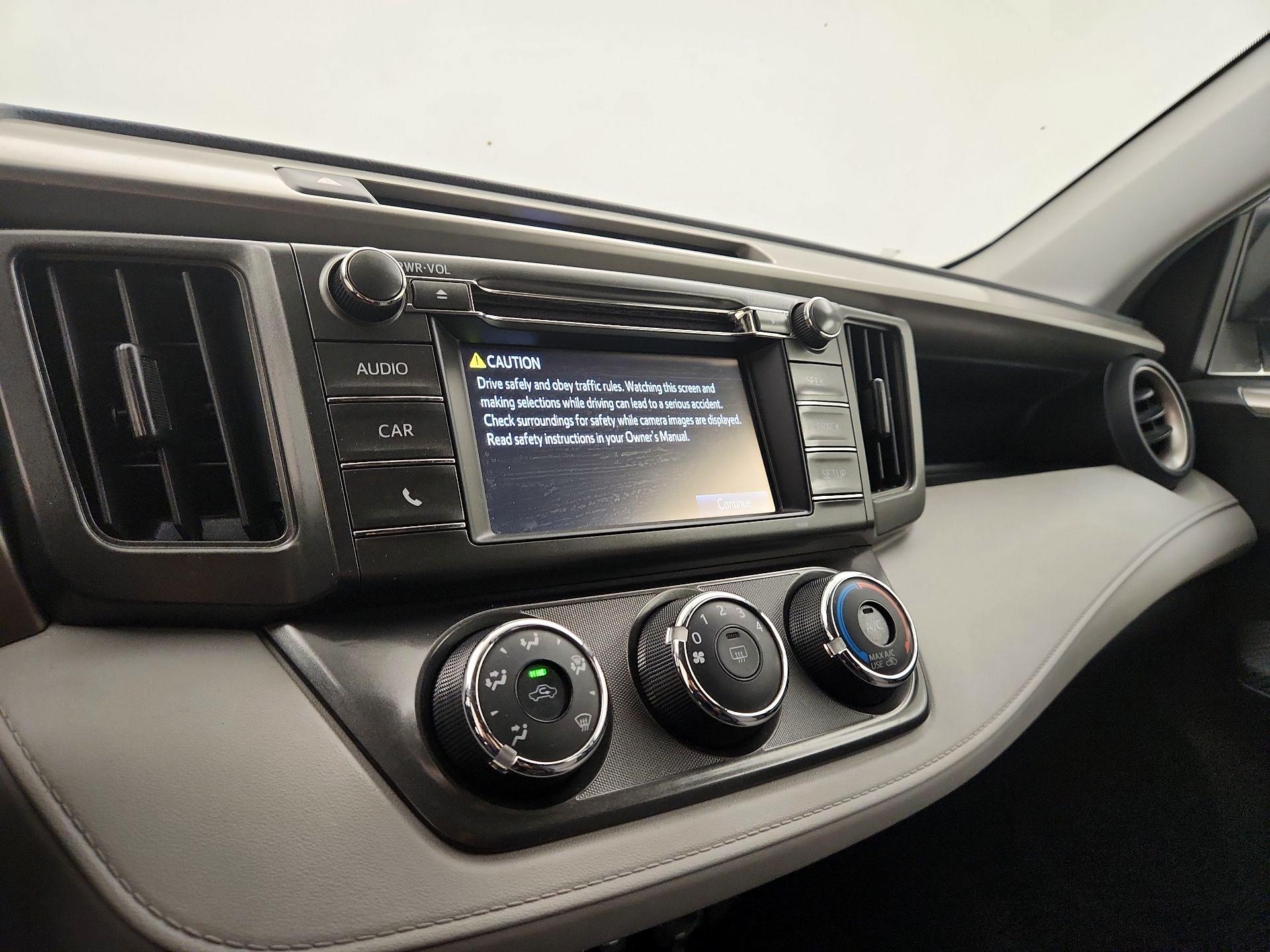 Thumbnail: 2015 Toyota RAV4 - 16