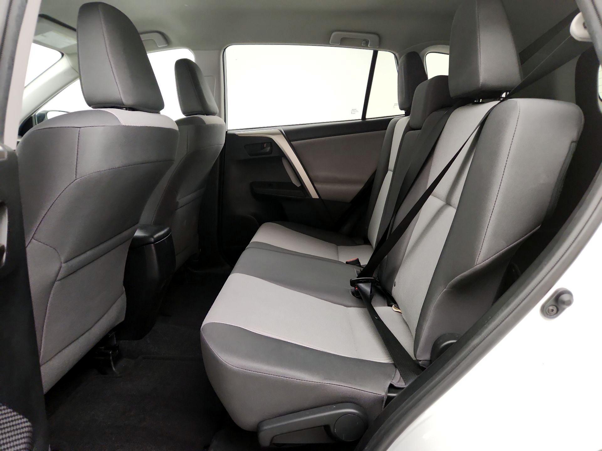 Thumbnail: 2015 Toyota RAV4 - 19