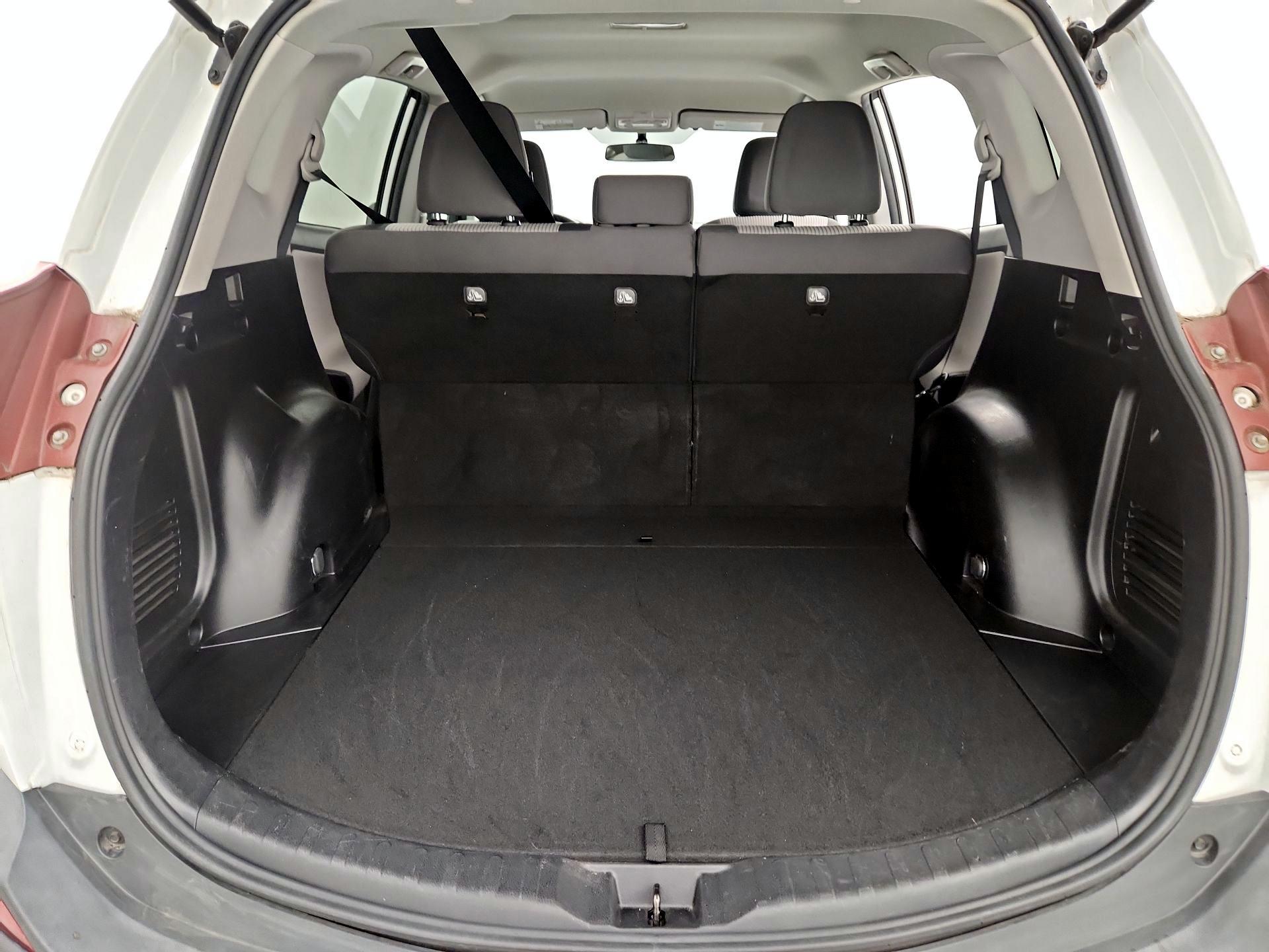 Thumbnail: 2015 Toyota RAV4 - 20