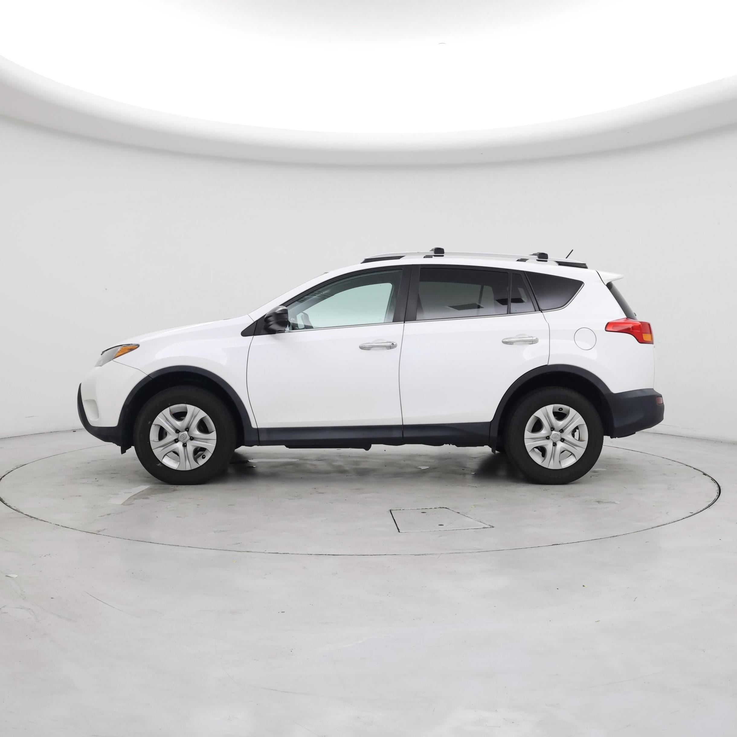 Thumbnail: 2015 Toyota RAV4 - 3